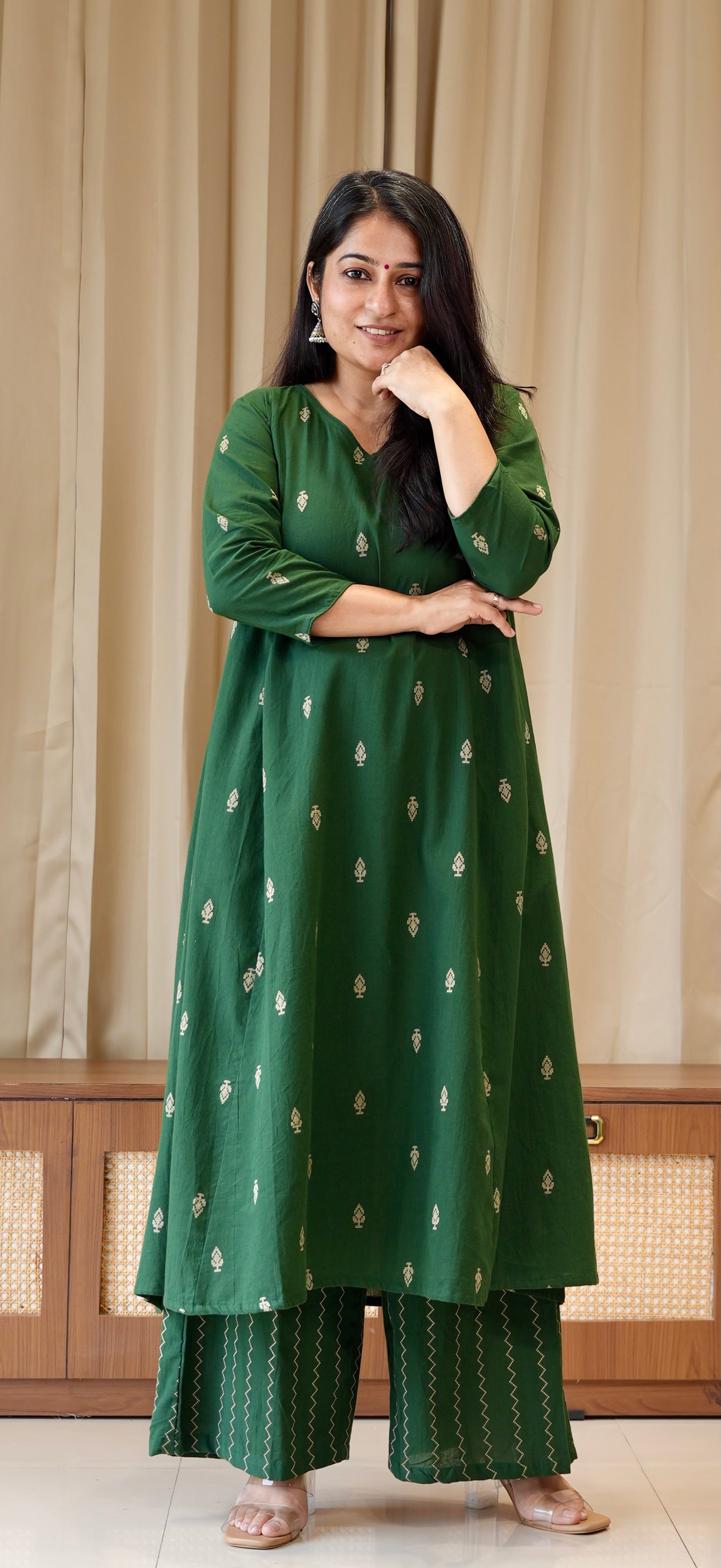 Aagya Handwoven Cotton Kurta Set - Green