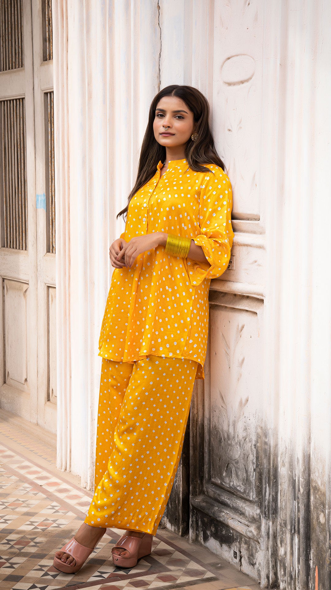 Bandhani Short Kurta Set In Silk - Yellow