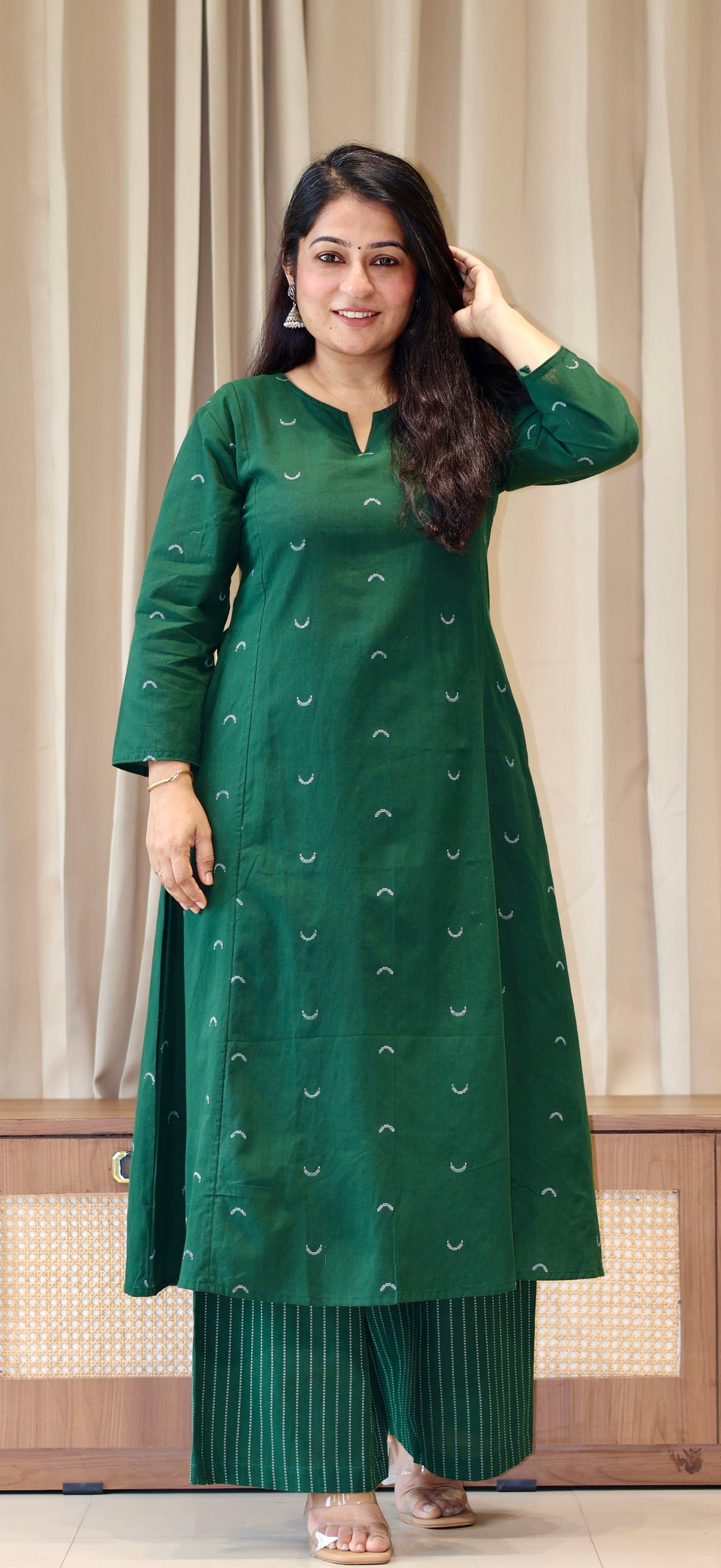 Maahi Chand Hand Woven Kali Kurta In Cotton - Green