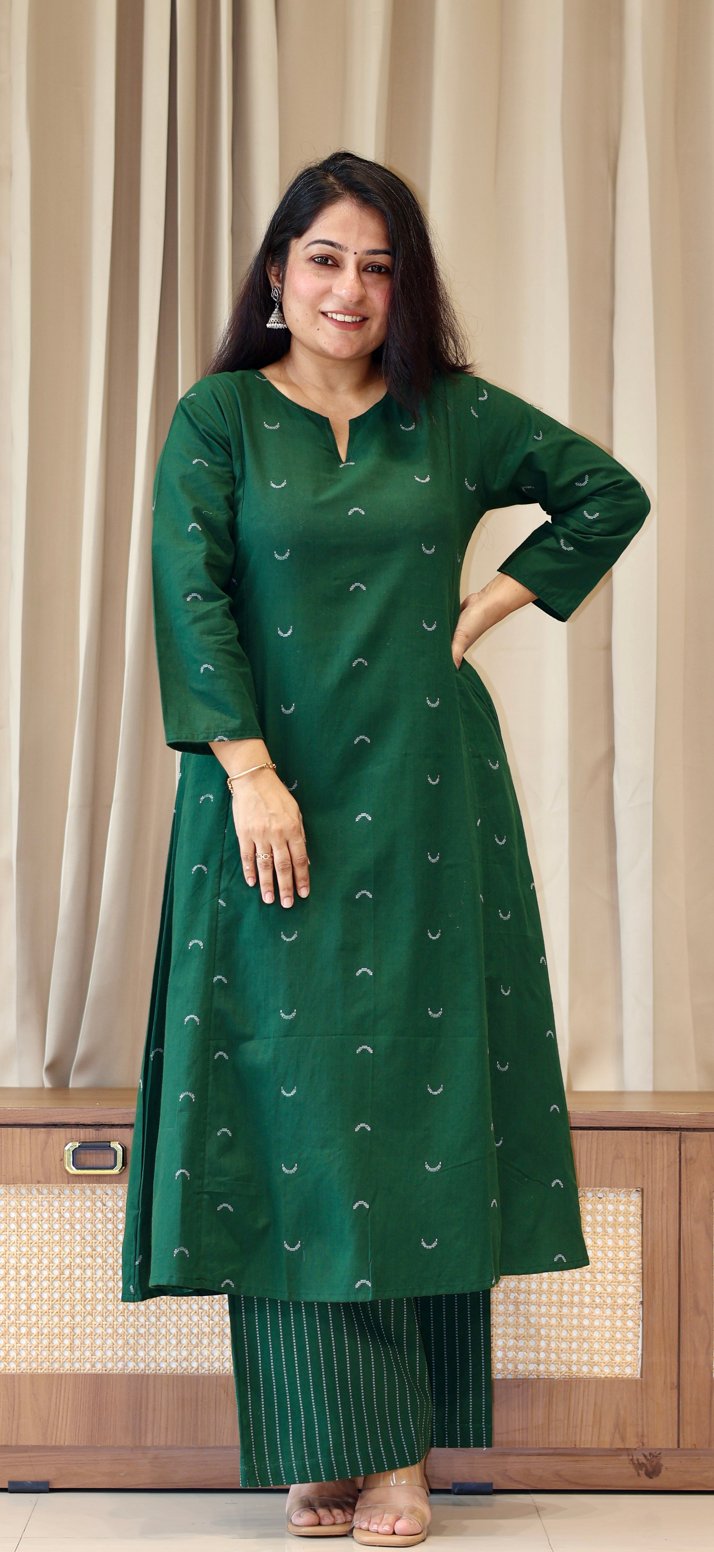 Maahi Chand Hand Woven Kali Kurta In Cotton - Green