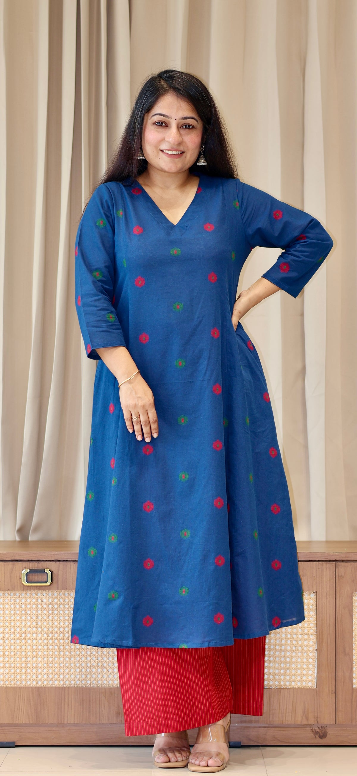 Paaro Handwoven Cotton Kurta- Blue/Pink