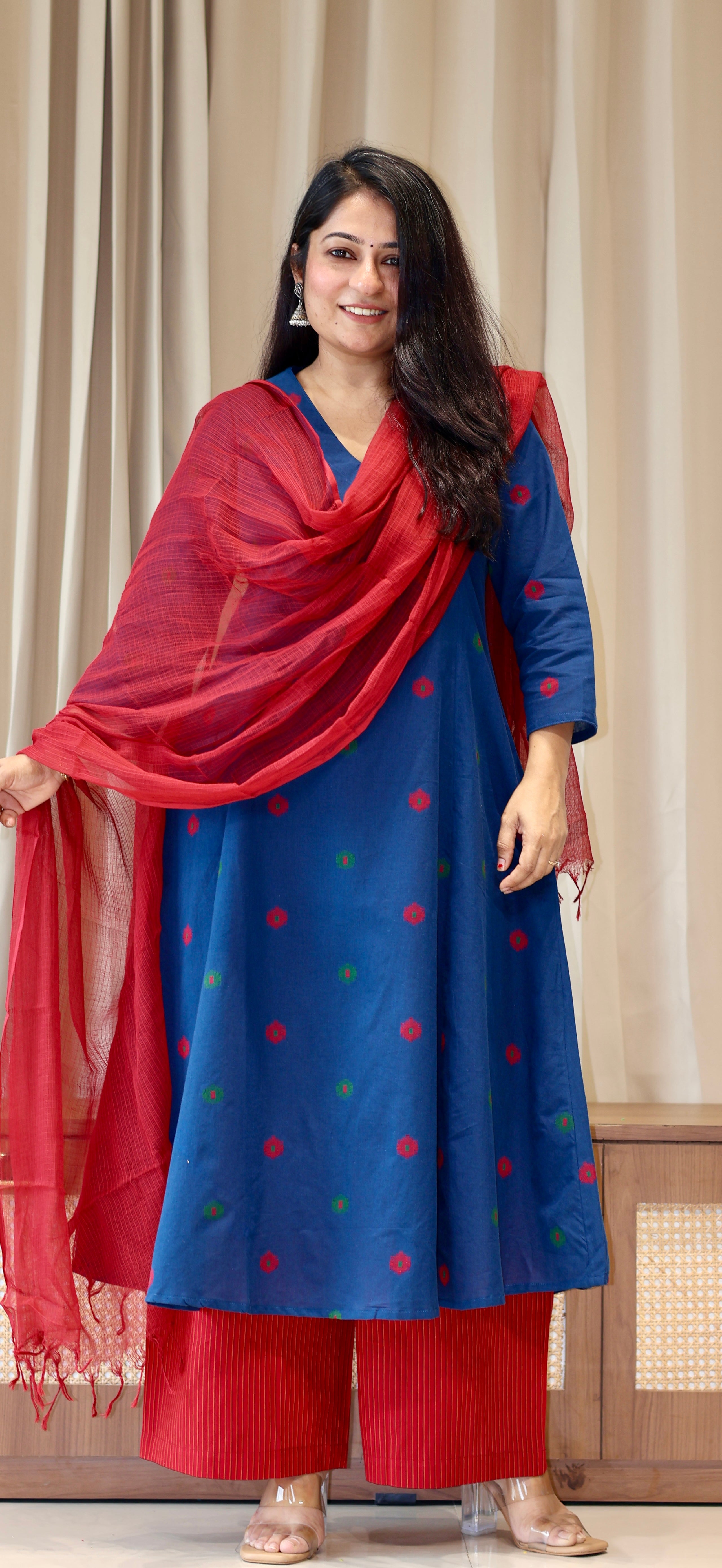 Paaro Handwoven Cotton Kurta- Blue/Pink