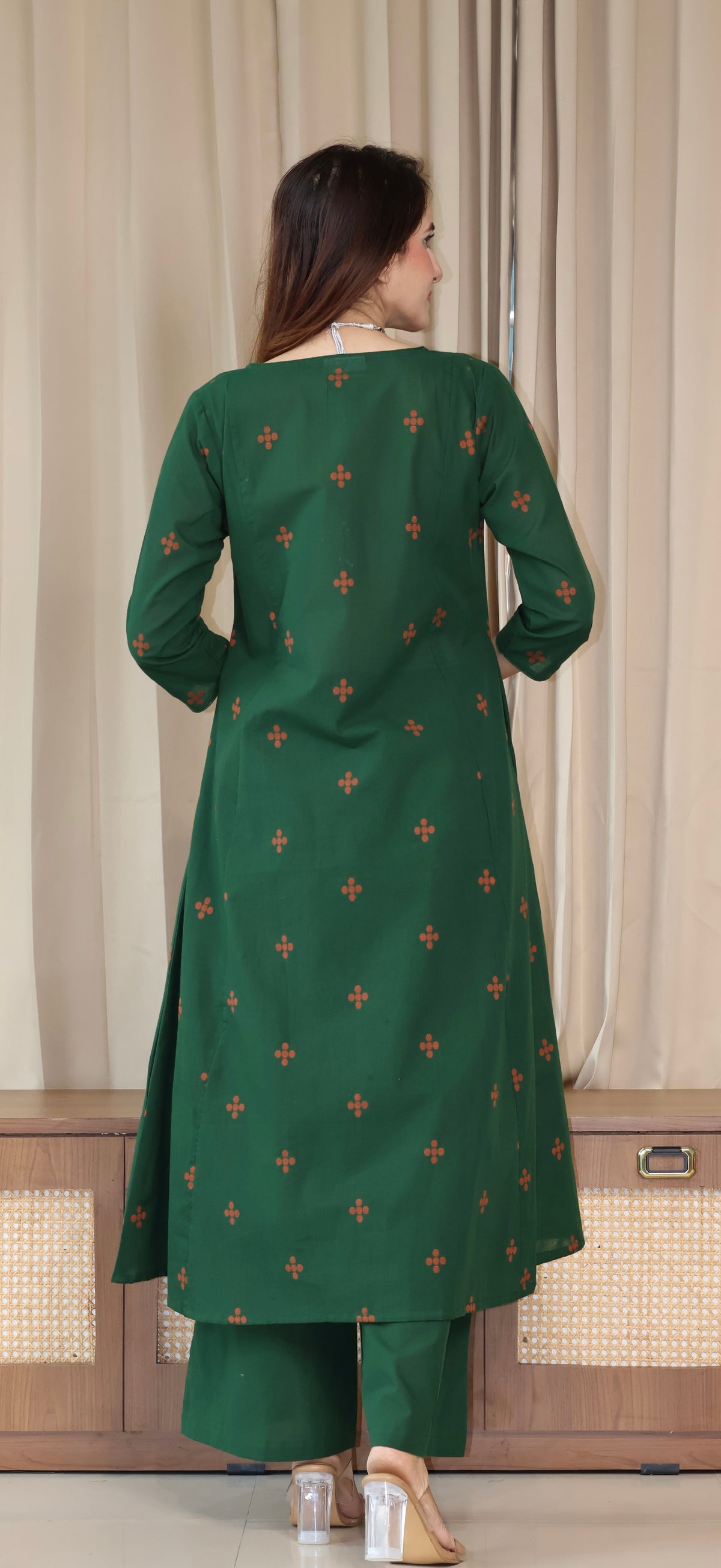 Chitra Handwoven Cotton Kurta Set - Green
