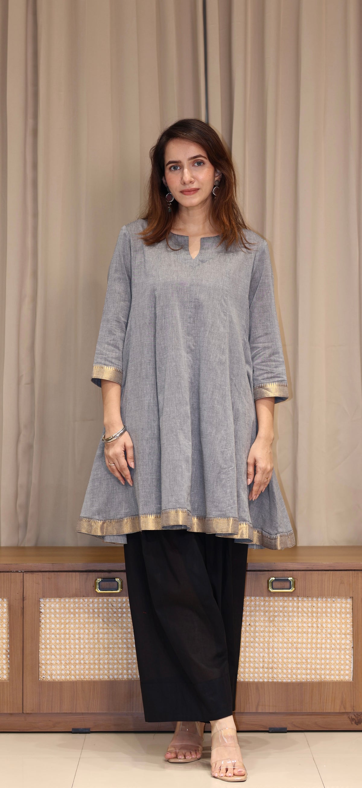 Tapsee Mangalgiri Cotton Kali Kurta Set With Nizam Border - Grey