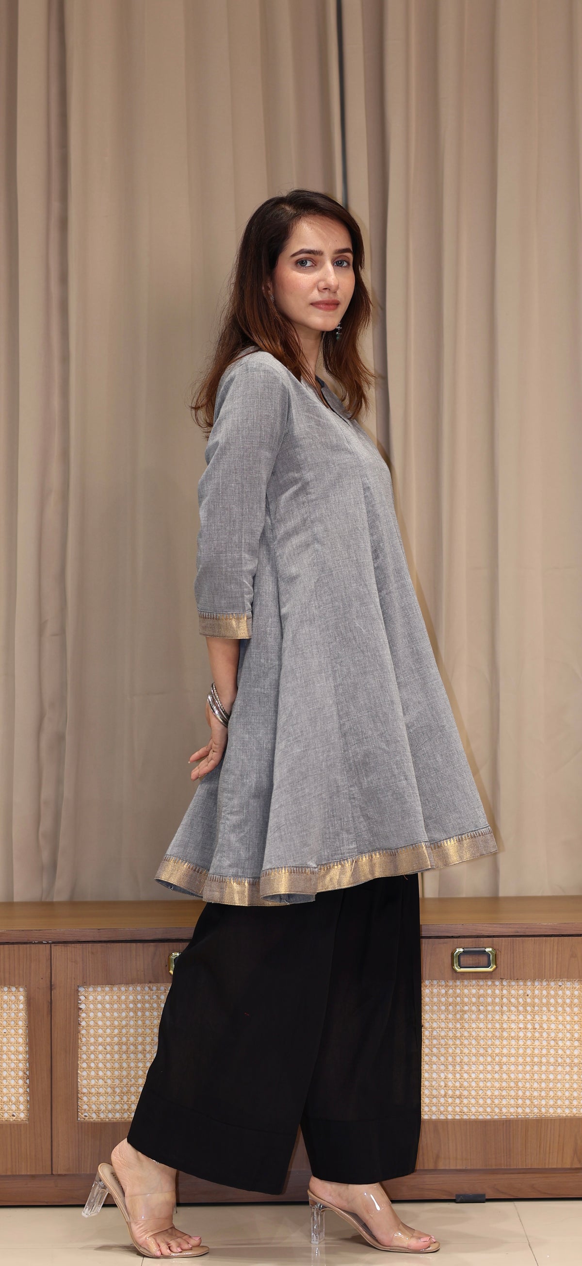 Tapsee Mangalgiri Cotton Kali Kurta Set With Nizam Border - Grey