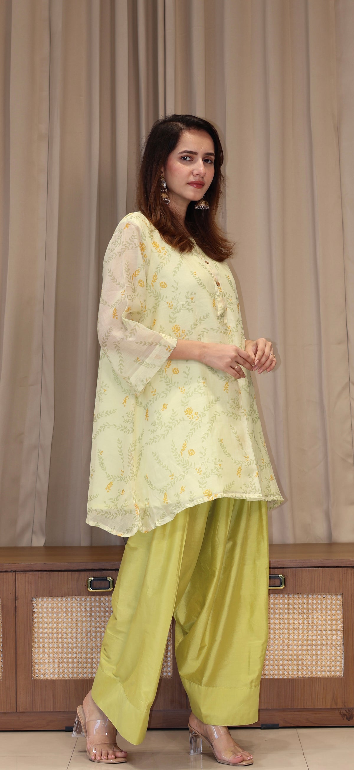Anusha Mul Chanderi Kurta Set - Greenish Beige