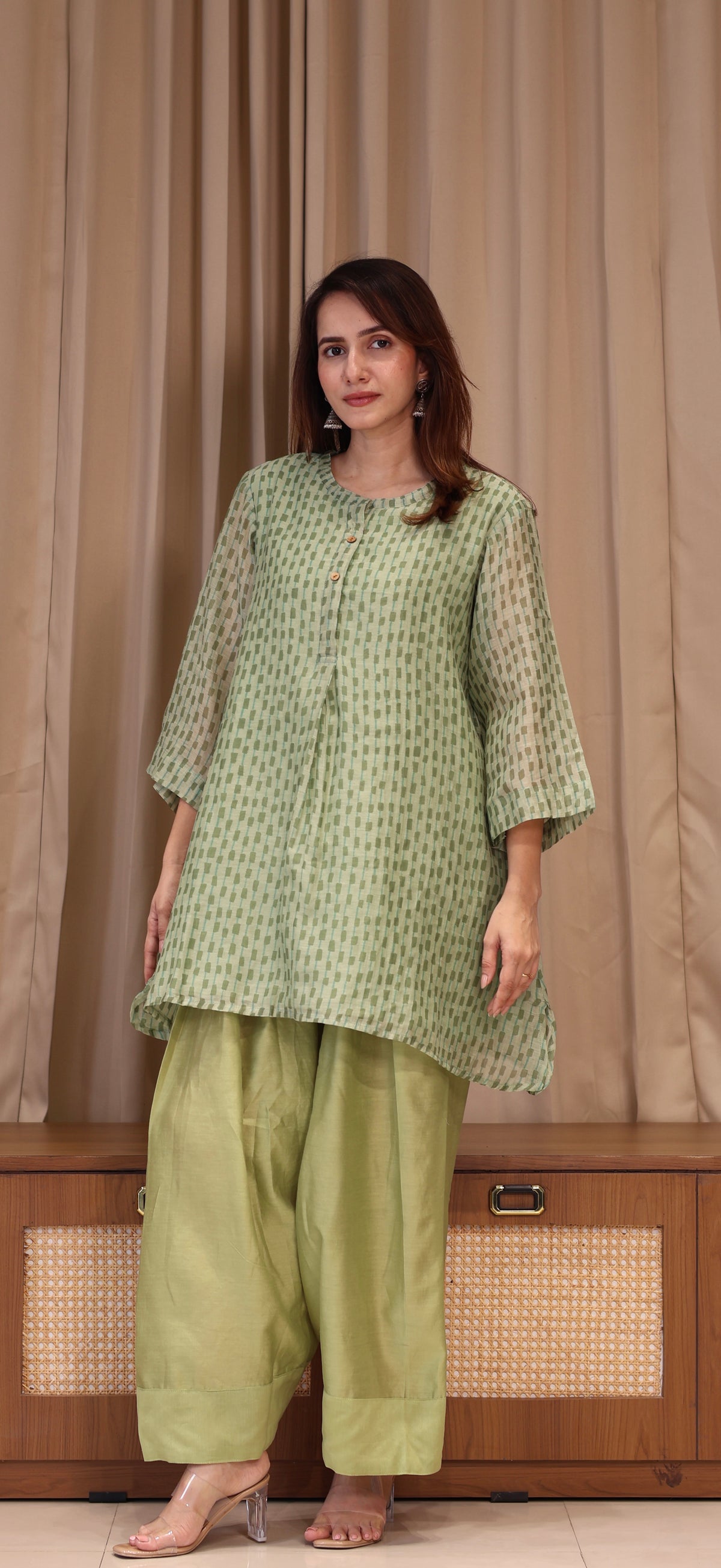 Dhriti Mul Chanderi Kurta Set - Green