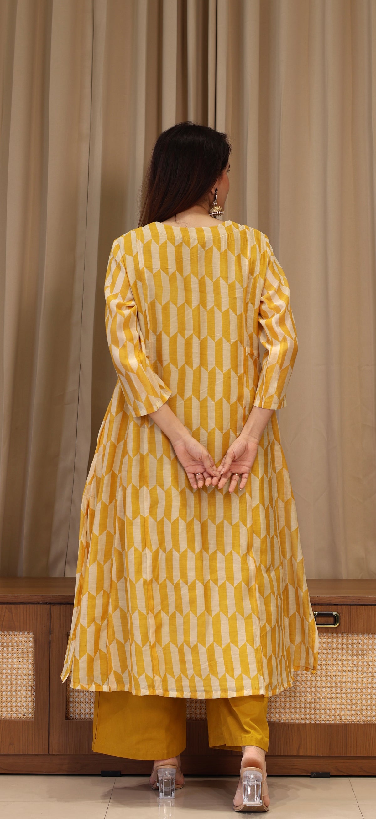 Ismat Mul Chanderi Kurta Set - Yellow