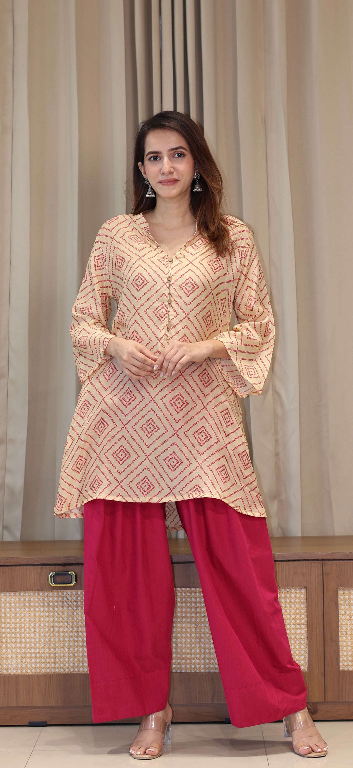 Off white Bandhani Print Cotton Silk Kurta With Farsi Bottom