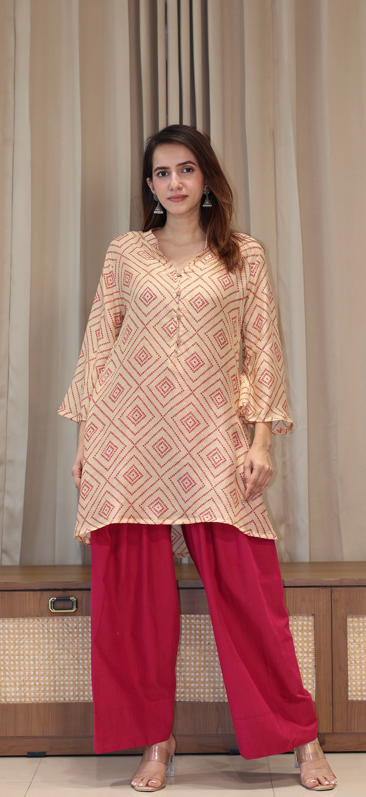 Off white Bandhani Print Cotton Silk Kurta With Farsi Bottom