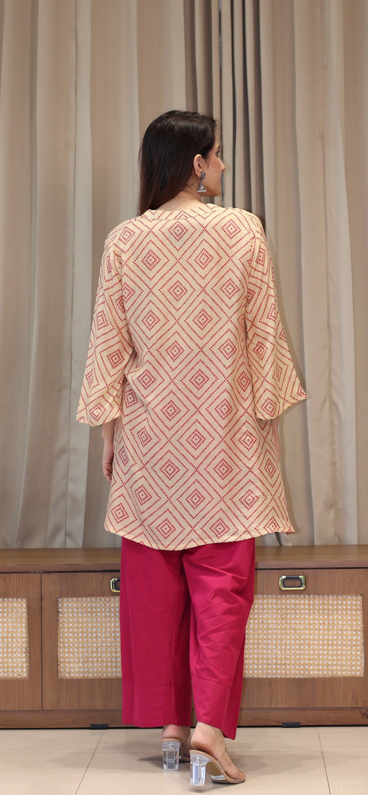 Off white Bandhani Print Cotton Silk Kurta With Farsi Bottom