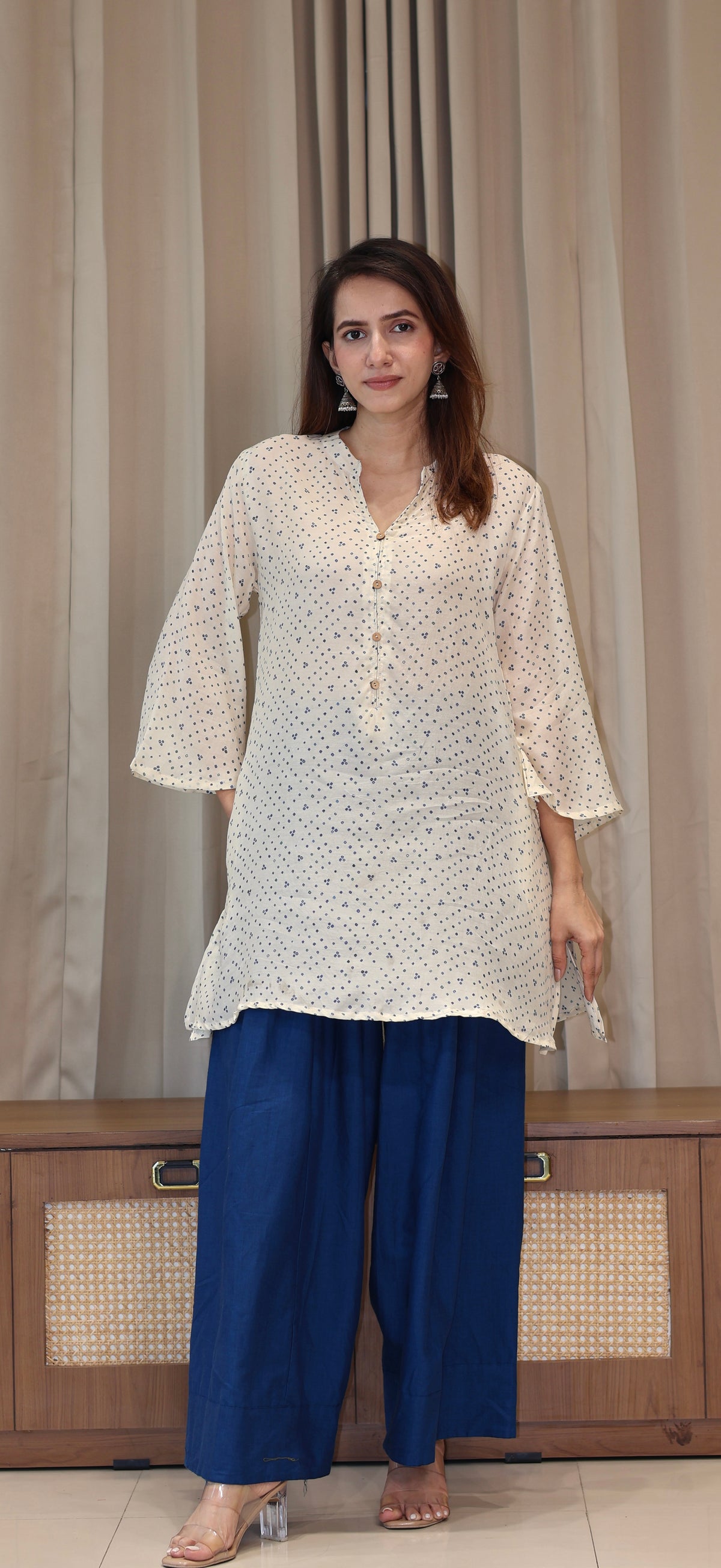 White Bandhani Print Cotton Silk Kurta With Farsi Bottom