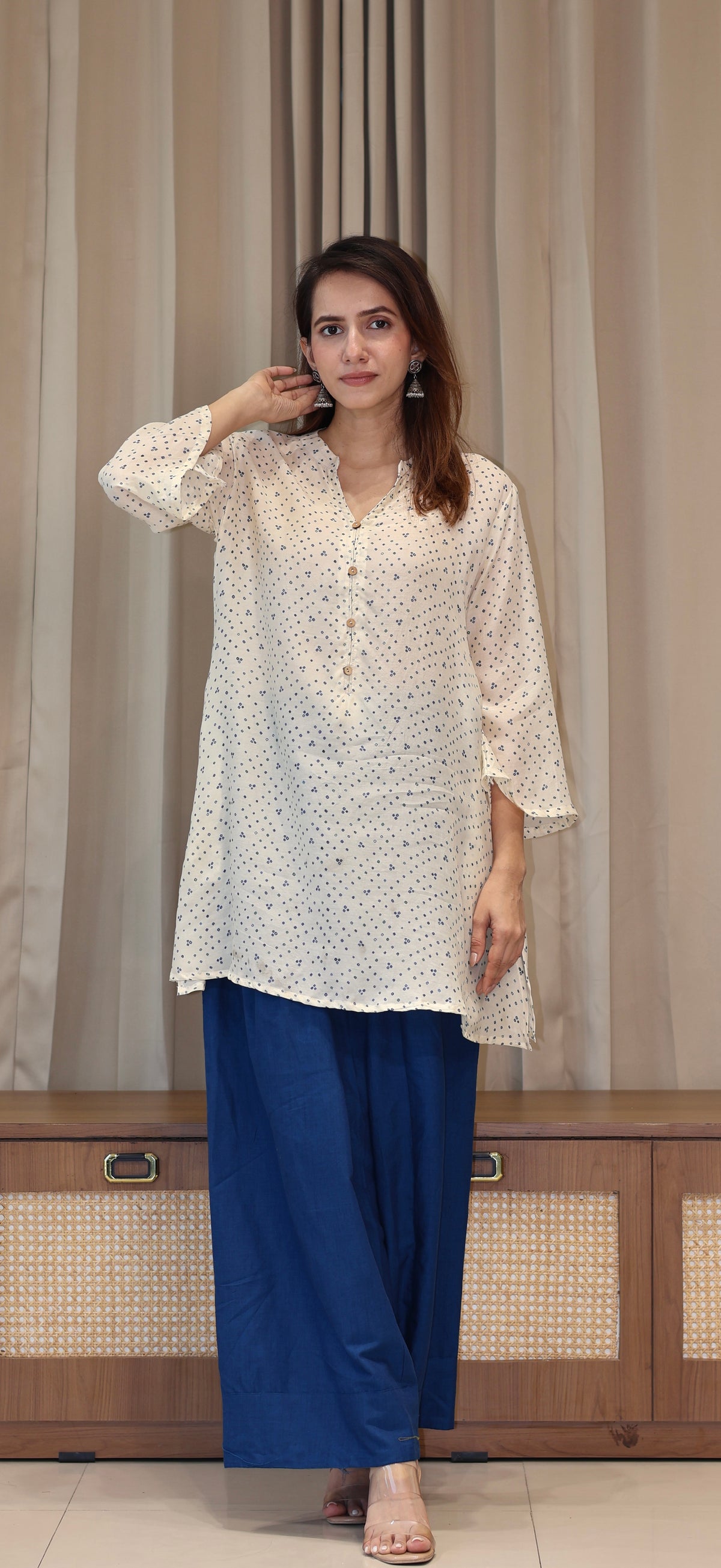 White Bandhani Print Cotton Silk Kurta With Farsi Bottom