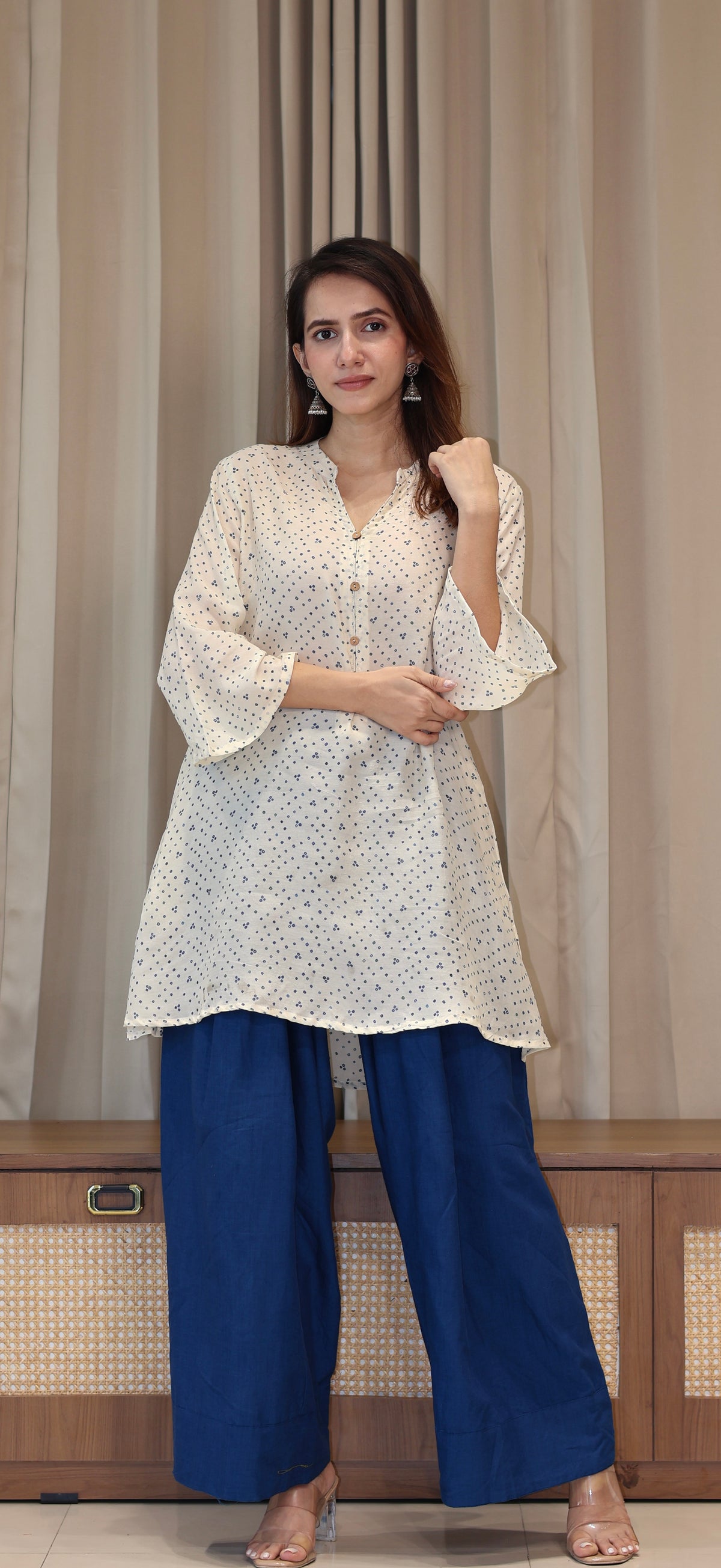 White Bandhani Print Cotton Silk Kurta With Farsi Bottom