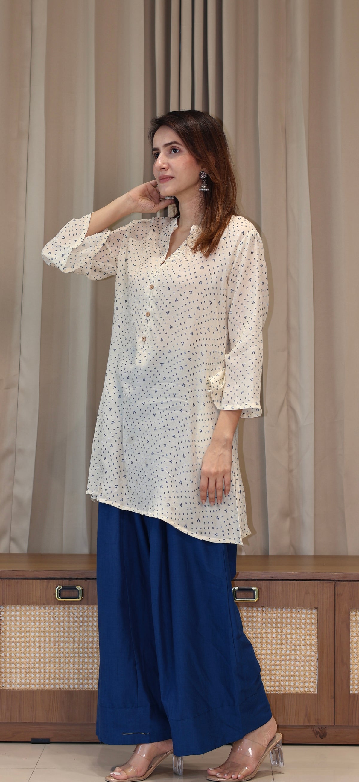 White Bandhani Print Cotton Silk Kurta With Farsi Bottom