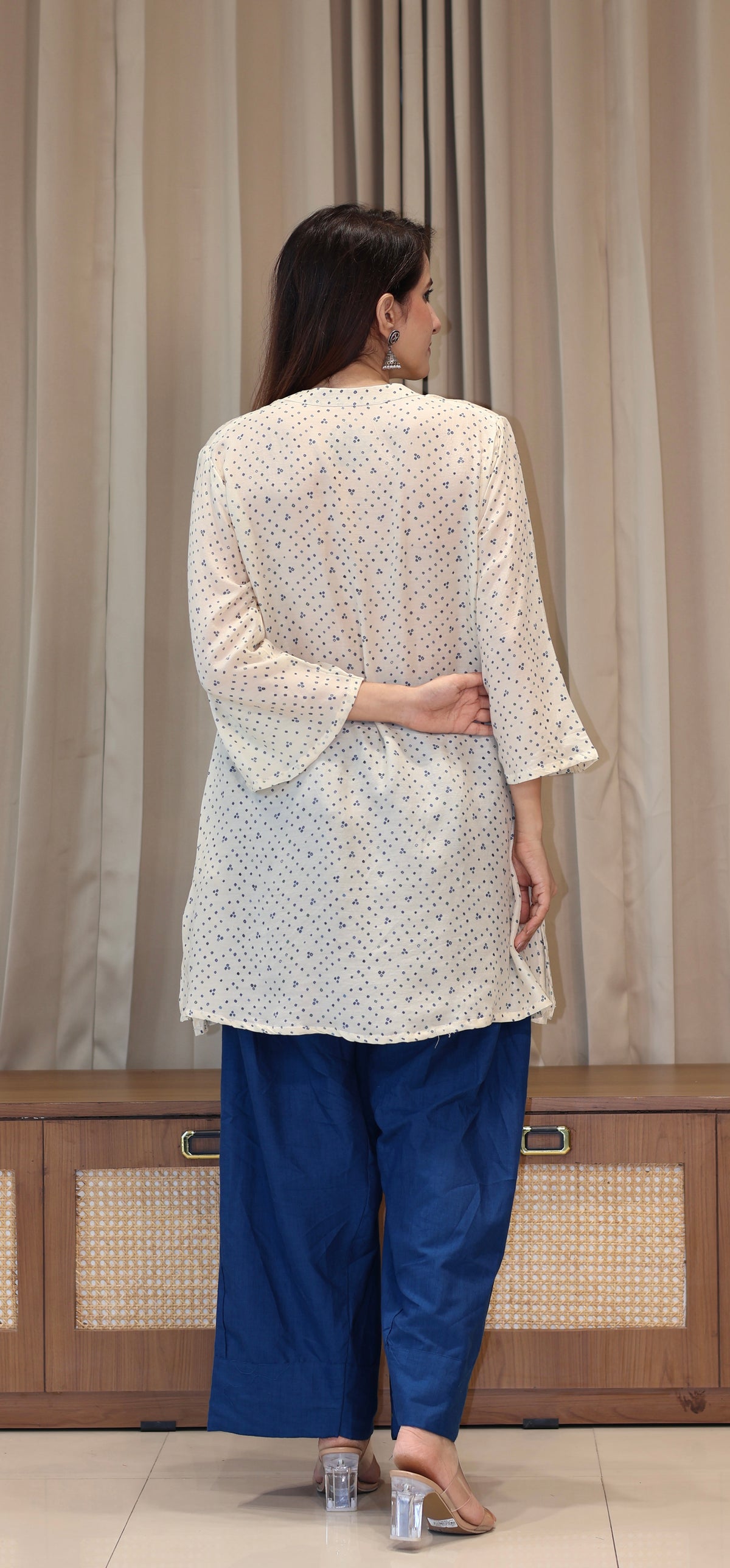 White Bandhani Print Cotton Silk Kurta With Farsi Bottom