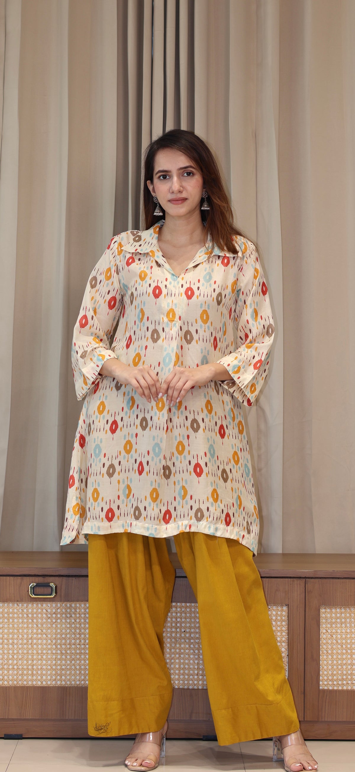 Off White Ikkat Print Cotton Silk Kurta With Farsi Bottom