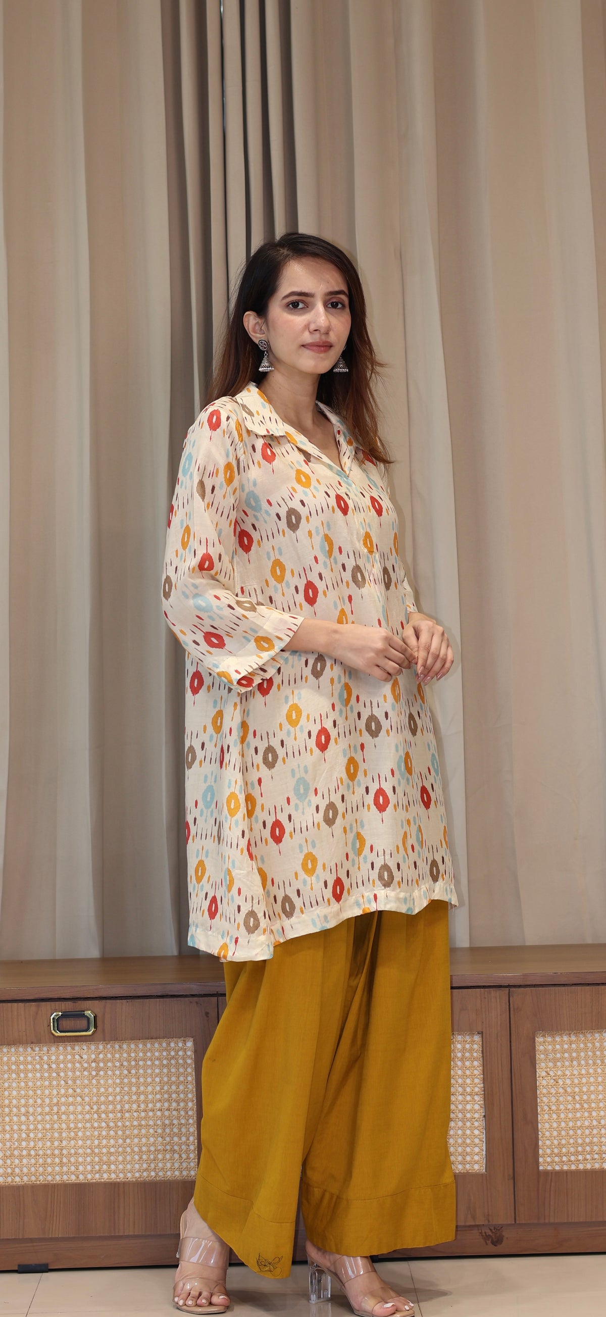 Off White Ikkat Print Cotton Silk Kurta With Farsi Bottom