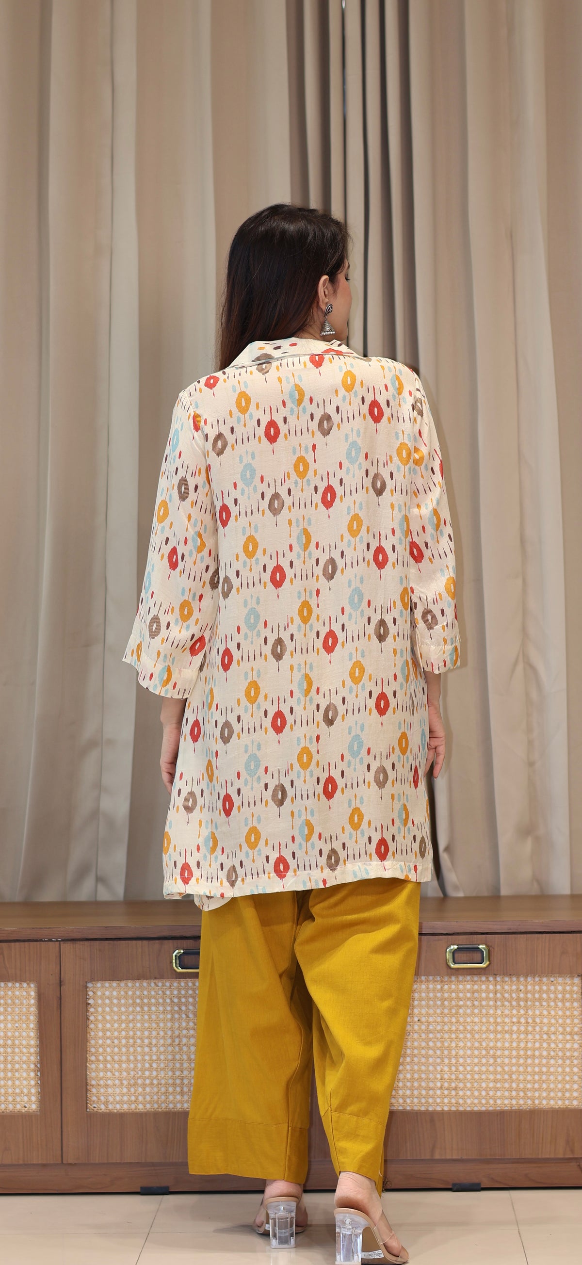 Off White Ikkat Print Cotton Silk Kurta With Farsi Bottom