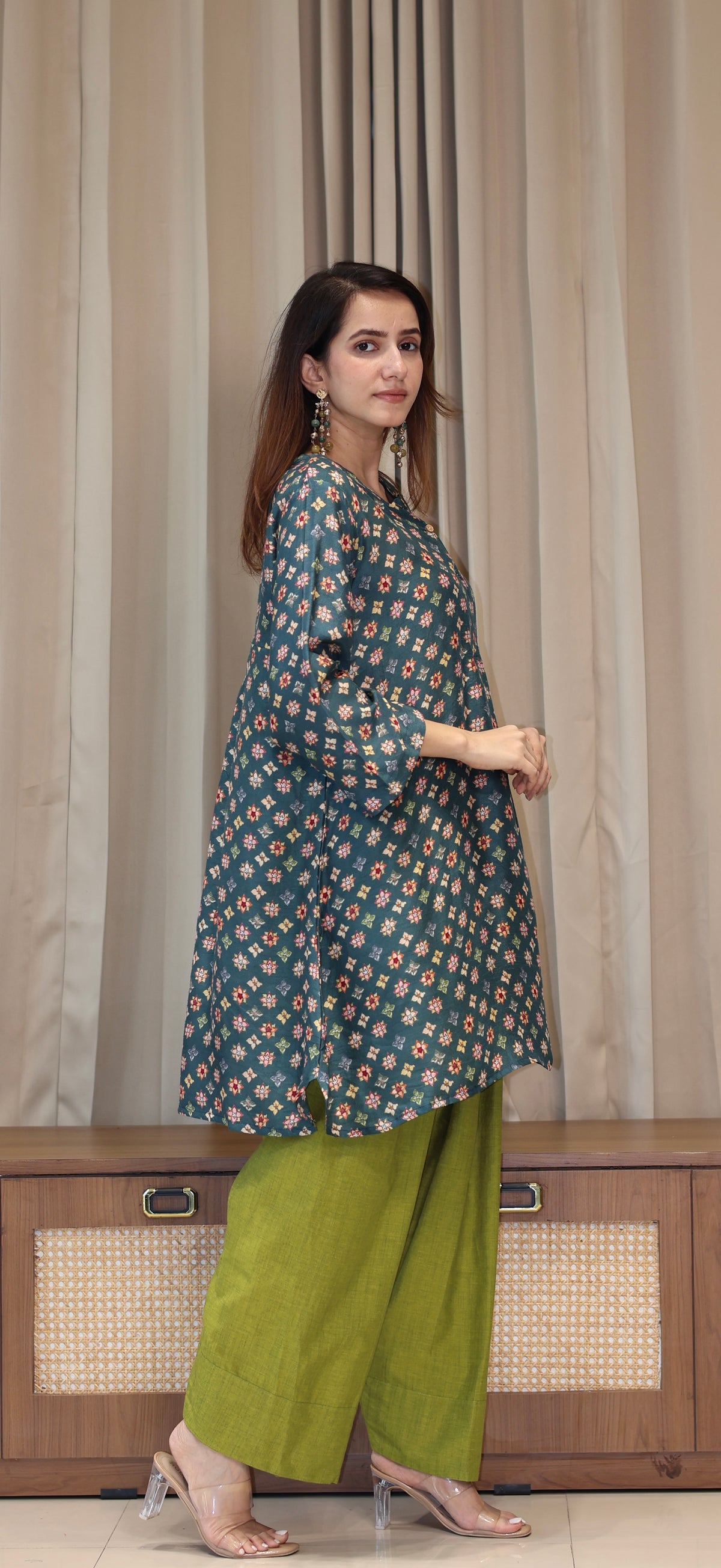 Teal Small Floral Print Cotton Silk Kurta With Farsi Bottom
