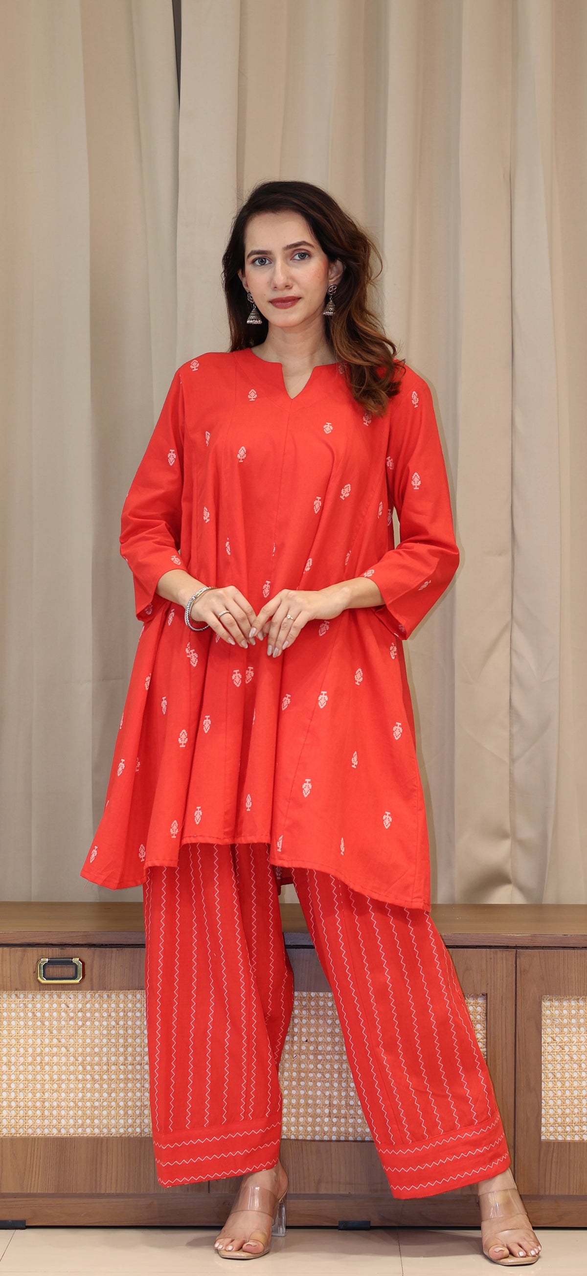 Vaidehi Handwoven Cotton Kali Kurta Set - Red