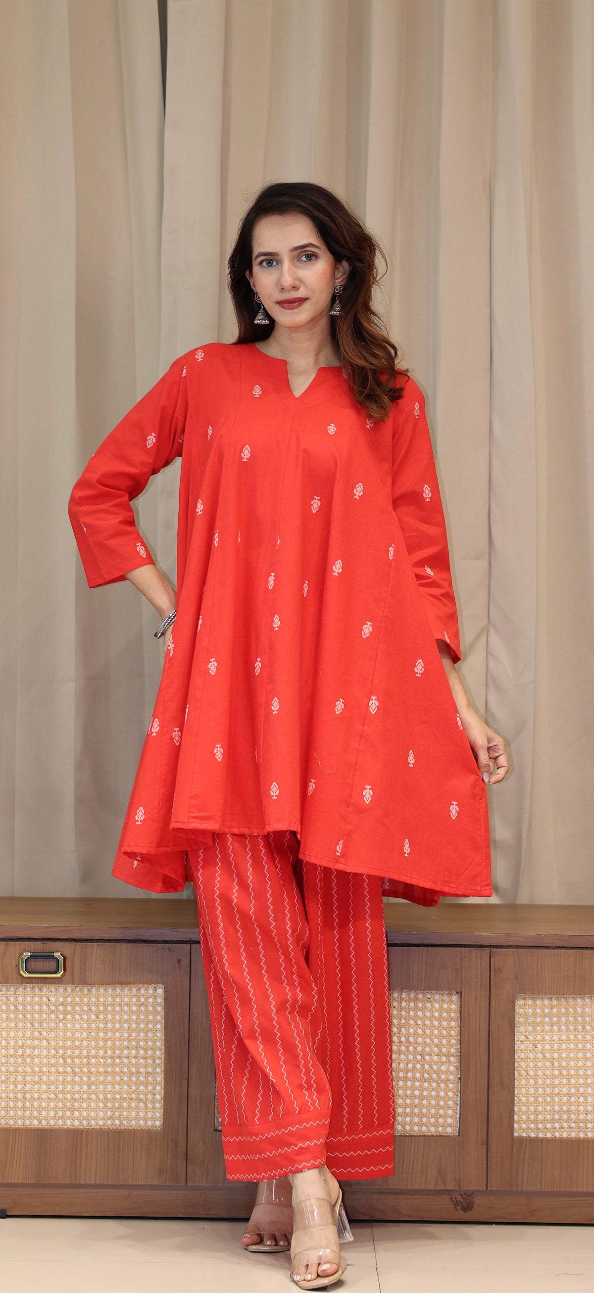 Vaidehi Handwoven Cotton Kali Kurta Set - Red