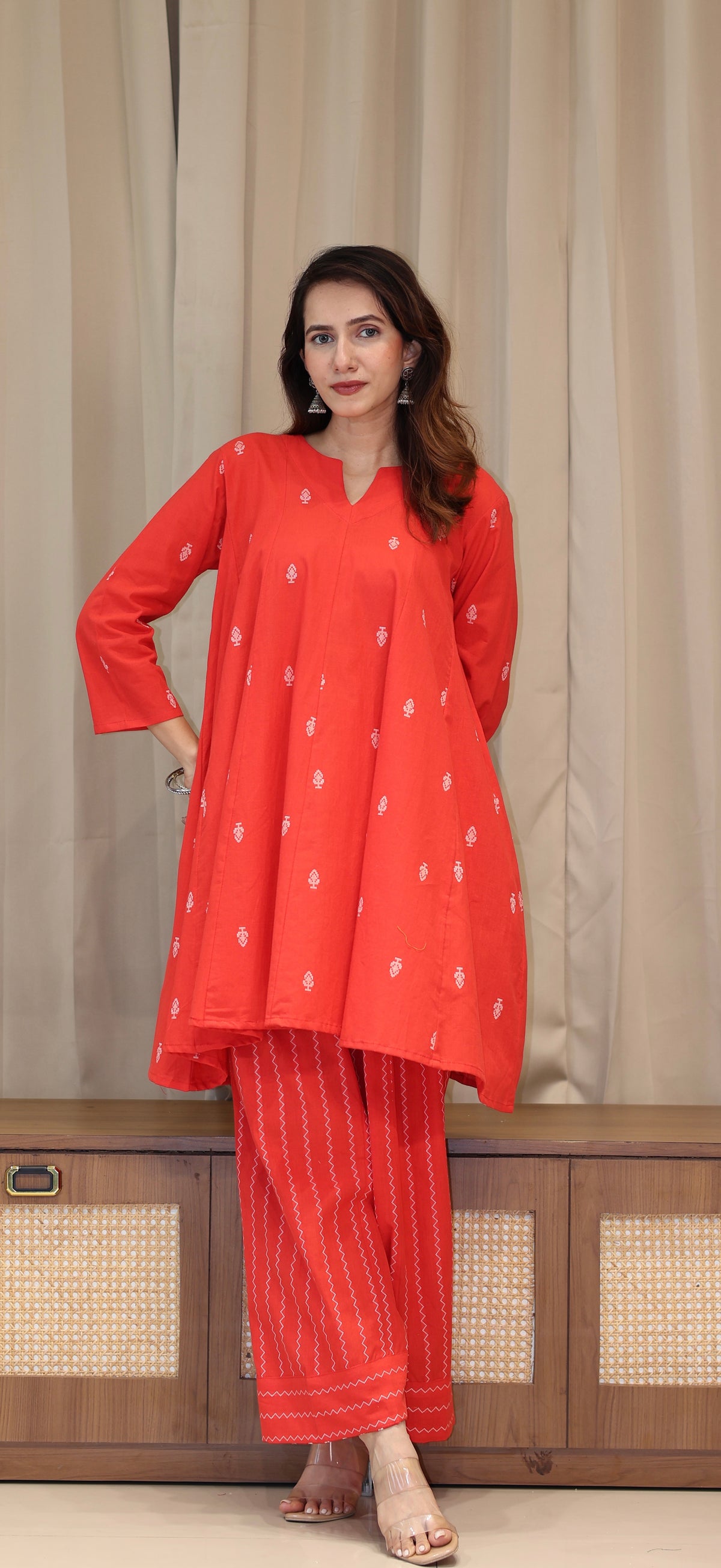 Vaidehi Handwoven Cotton Kali Kurta Set - Red
