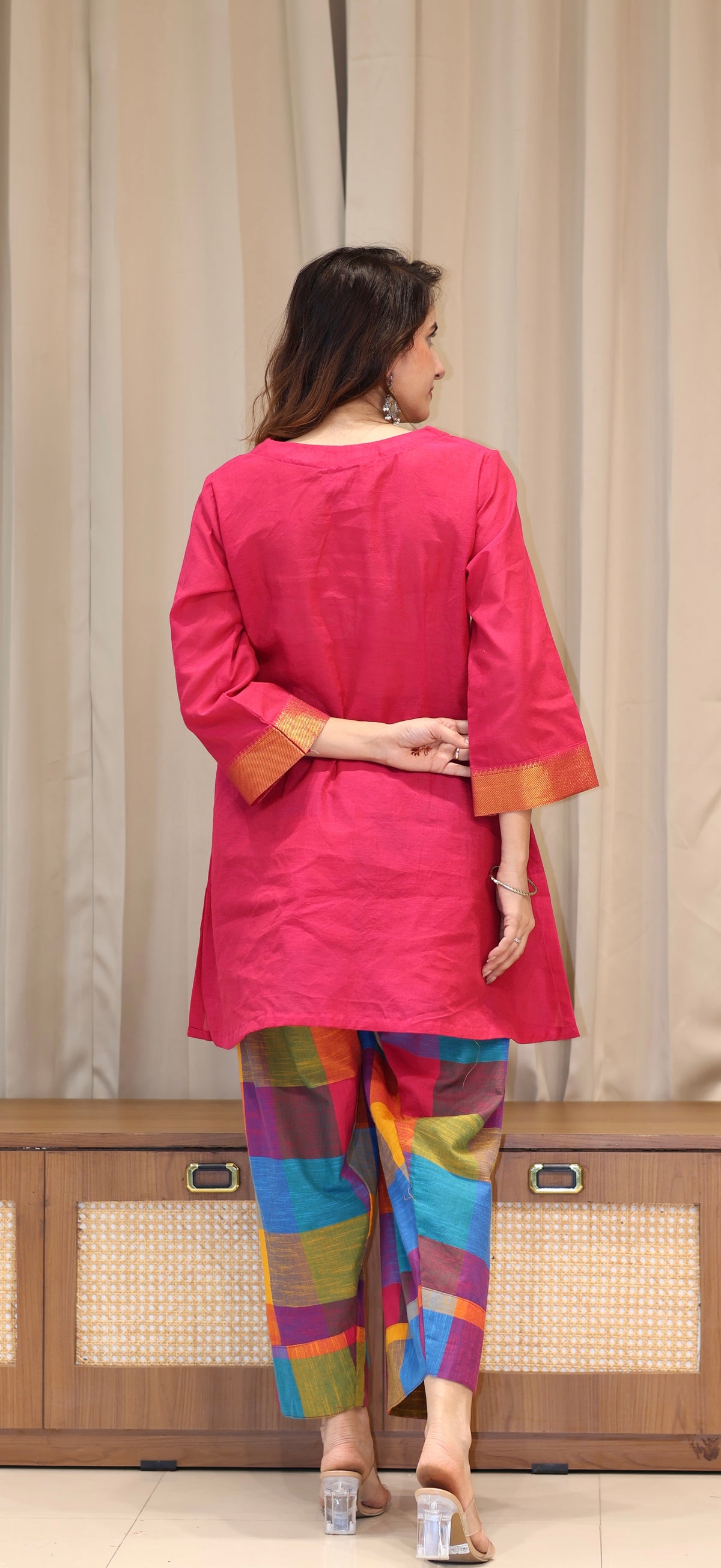 Zeal Mangalgiri Cotton Kurta With Nizam Border+Madras Checks Farsi Pants- Pink