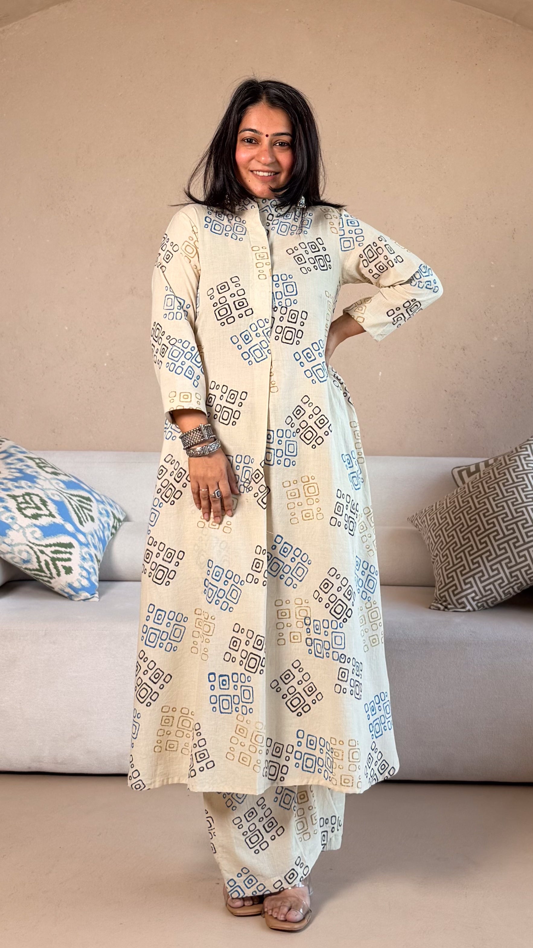 Mahuva Ajrakh Cotton Hand Block Kurta Set- Ivory