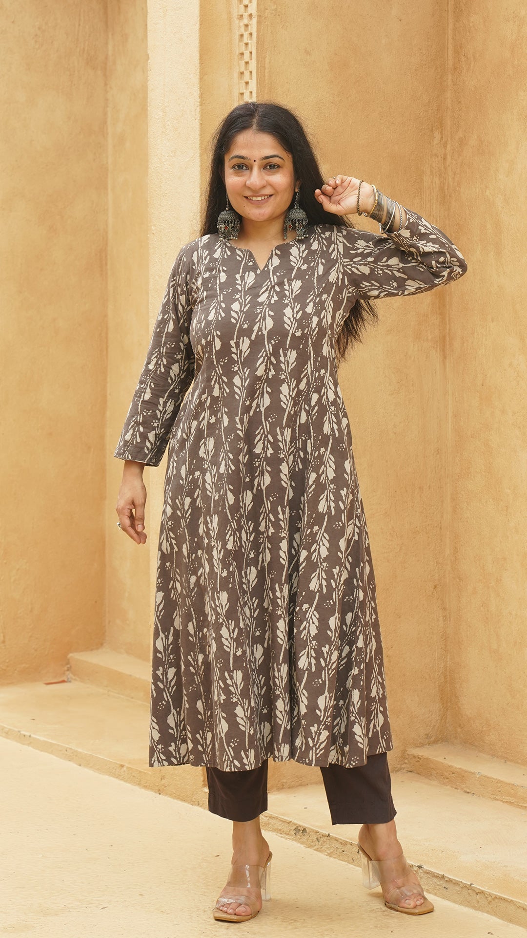 Shloka Floral Jaal Kali Kurta In Cotton - Grey