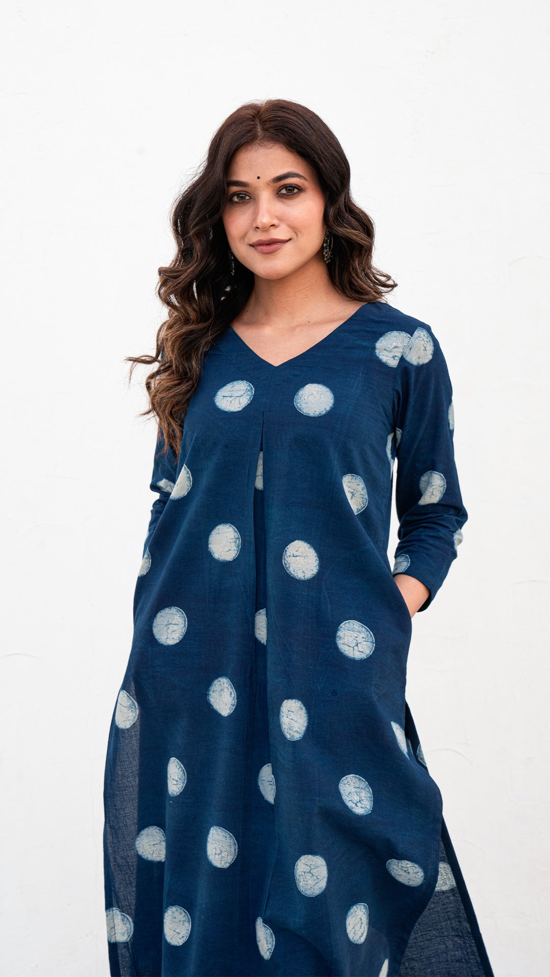 Era Dabu Polka Dots Kurta In Indigo