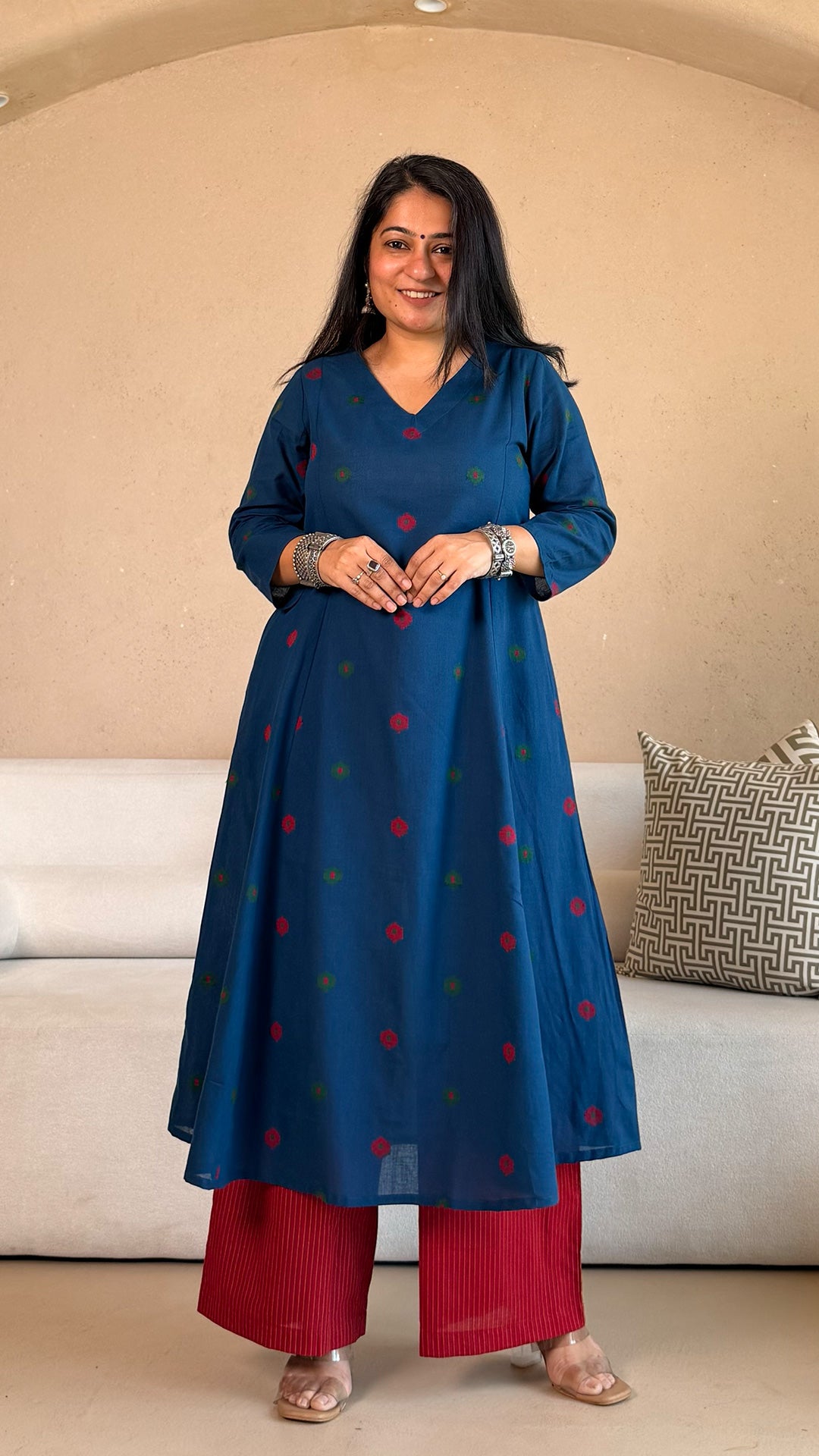 Paaro Handwoven Cotton Kurta- Blue/Pink