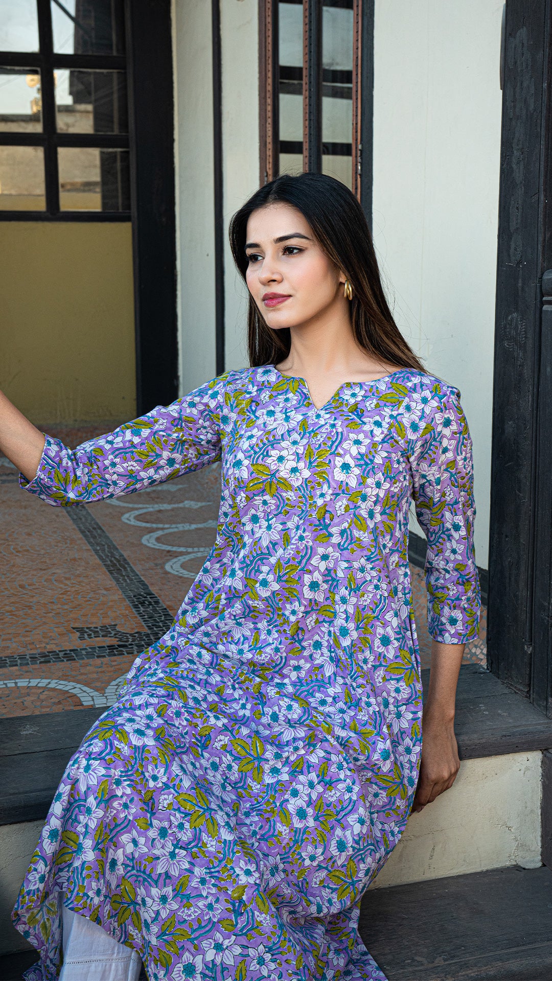 Amrita Sanganeri Floral Jaal Kali Cotton Kurta - Lavender