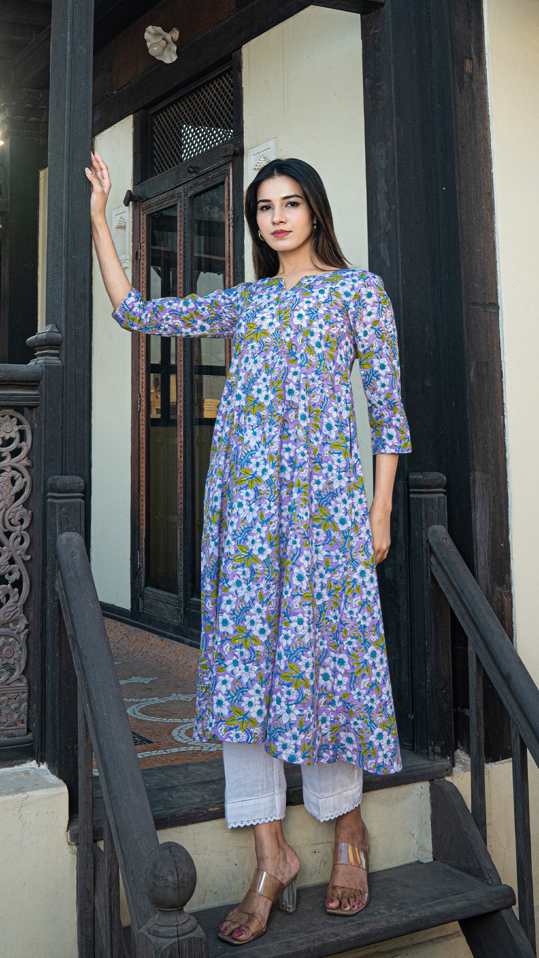 Amrita Sanganeri Floral Jaal Kali Cotton Kurta - Lavender