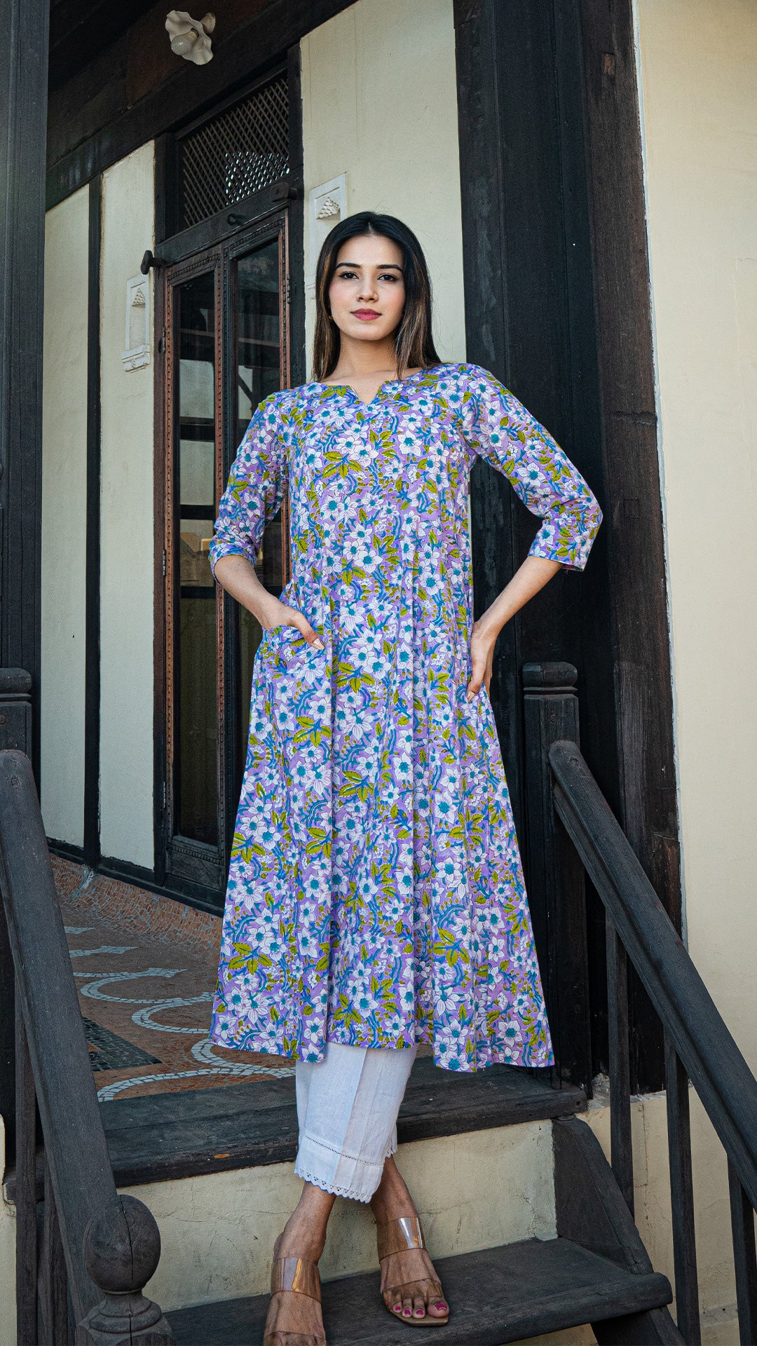 Amrita Sanganeri Floral Jaal Kali Cotton Kurta - Lavender