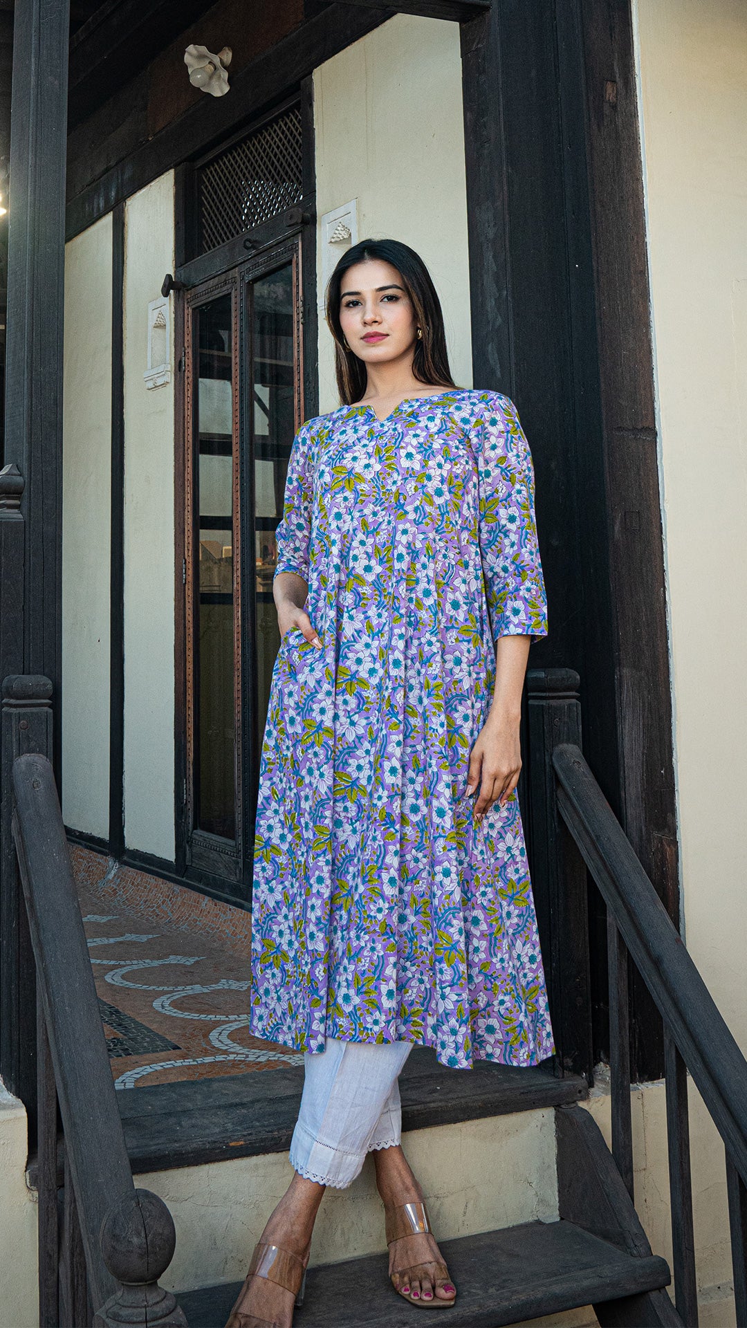 Amrita Sanganeri Floral Jaal Kali Cotton Kurta - Lavender