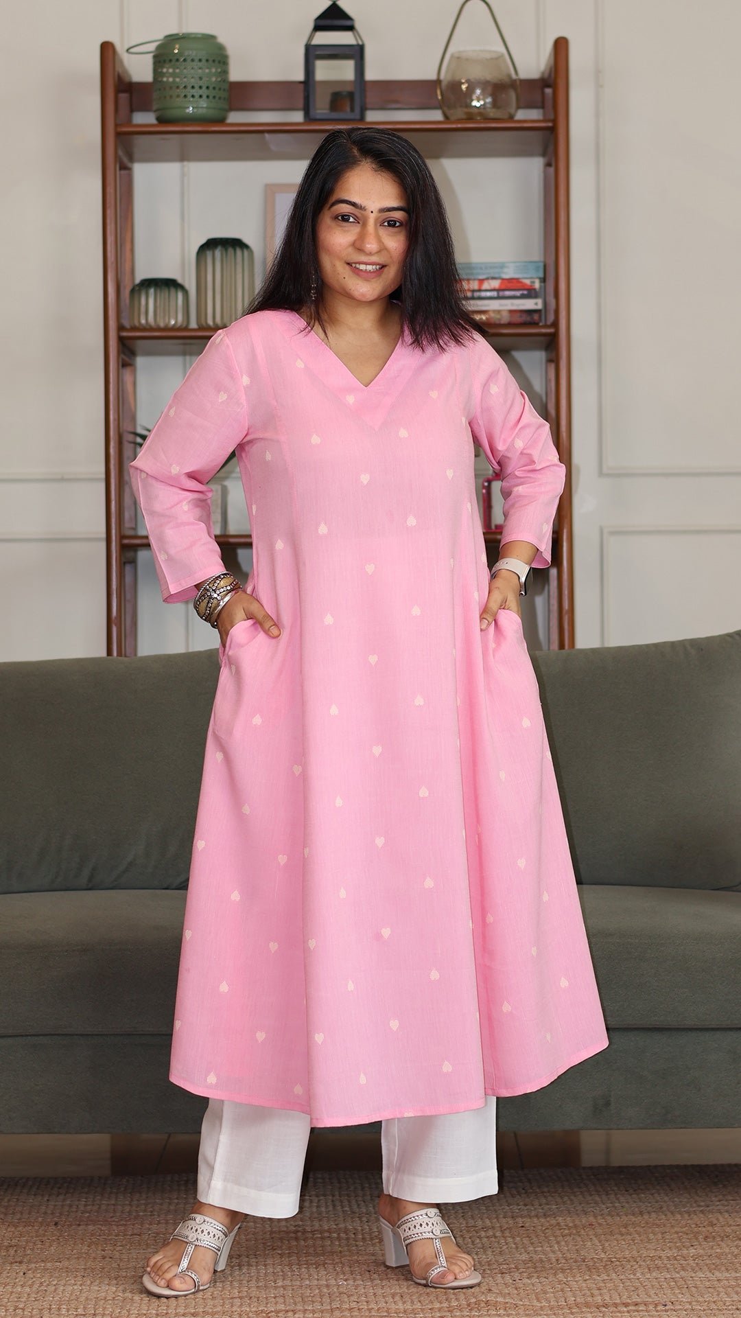 Hearts Motif Handwoven Cotton Kurta - Pink