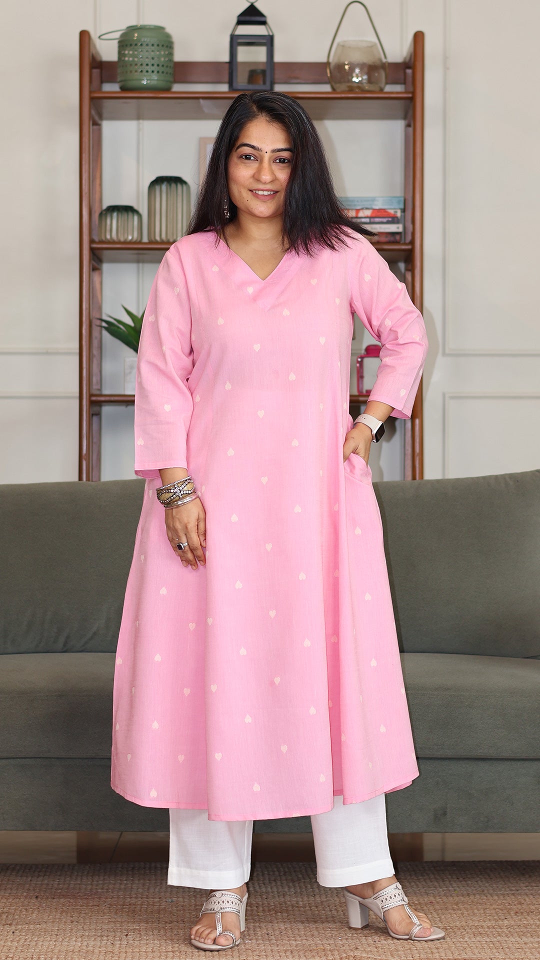 Hearts Motif Handwoven Cotton Kurta - Pink