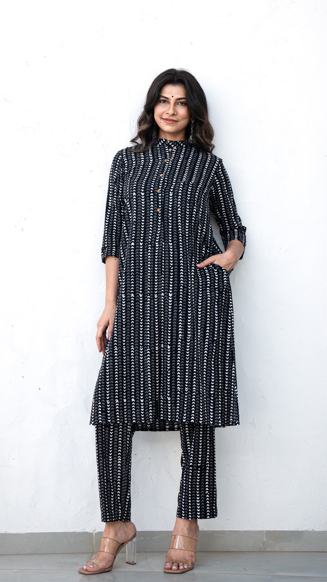Avika Hand Block Cotton Kurta - Black