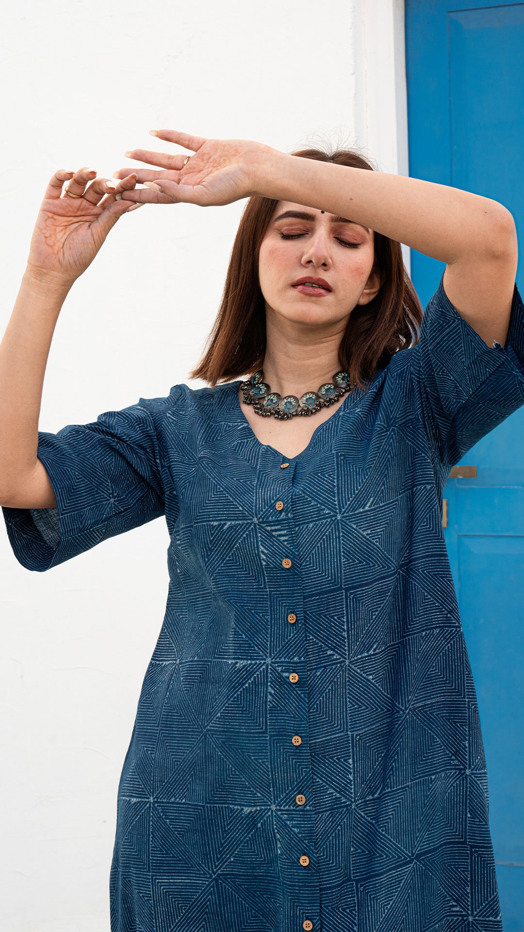 Maahi Dabu Zig Zag Block Print Kurta In Indigo