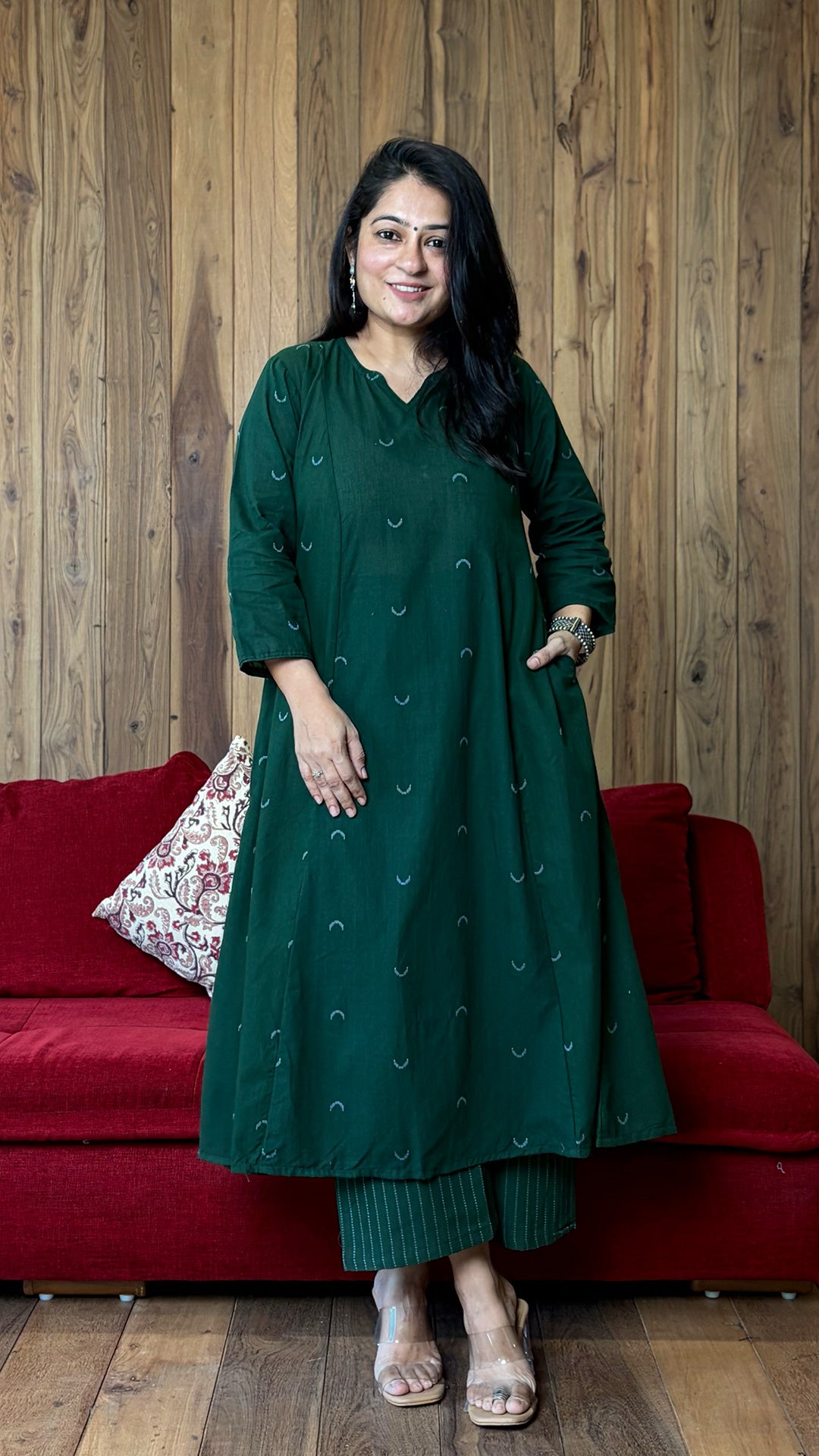 Maahi Chand Hand Woven Kali Kurta In Cotton - Green