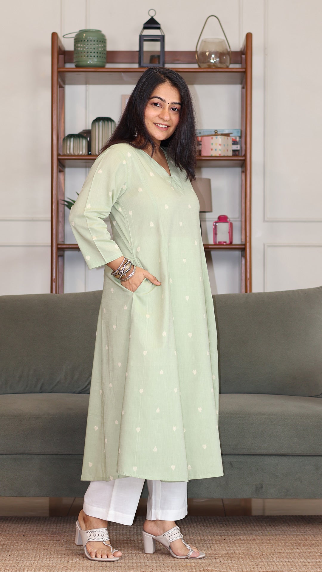 Hearts Motif Handwoven Cotton Kurta - Cardamom Green