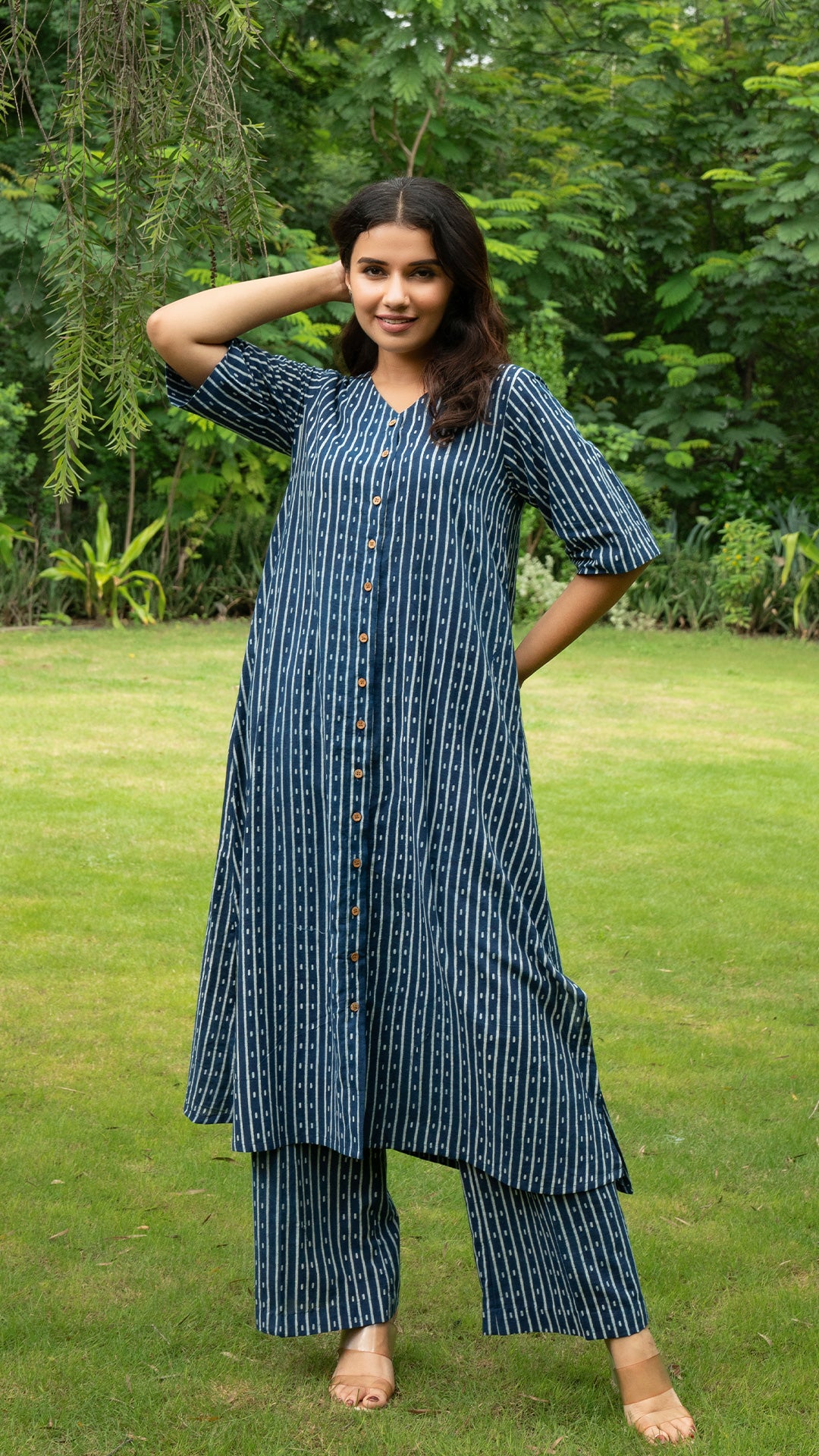 Aashika Dabu Hand Block Cotton Kurta - Indigo