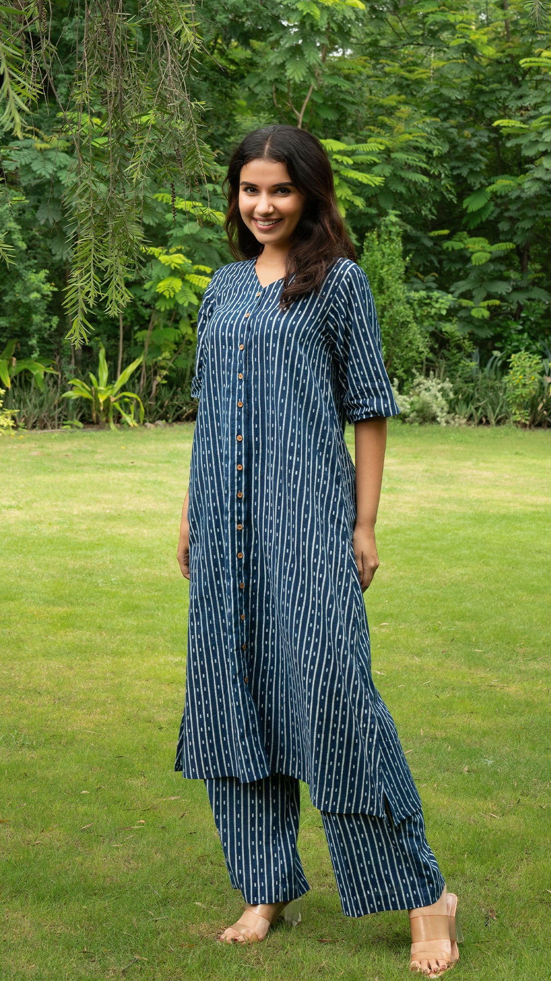 Aashika Dabu Hand Block Cotton Kurta - Indigo