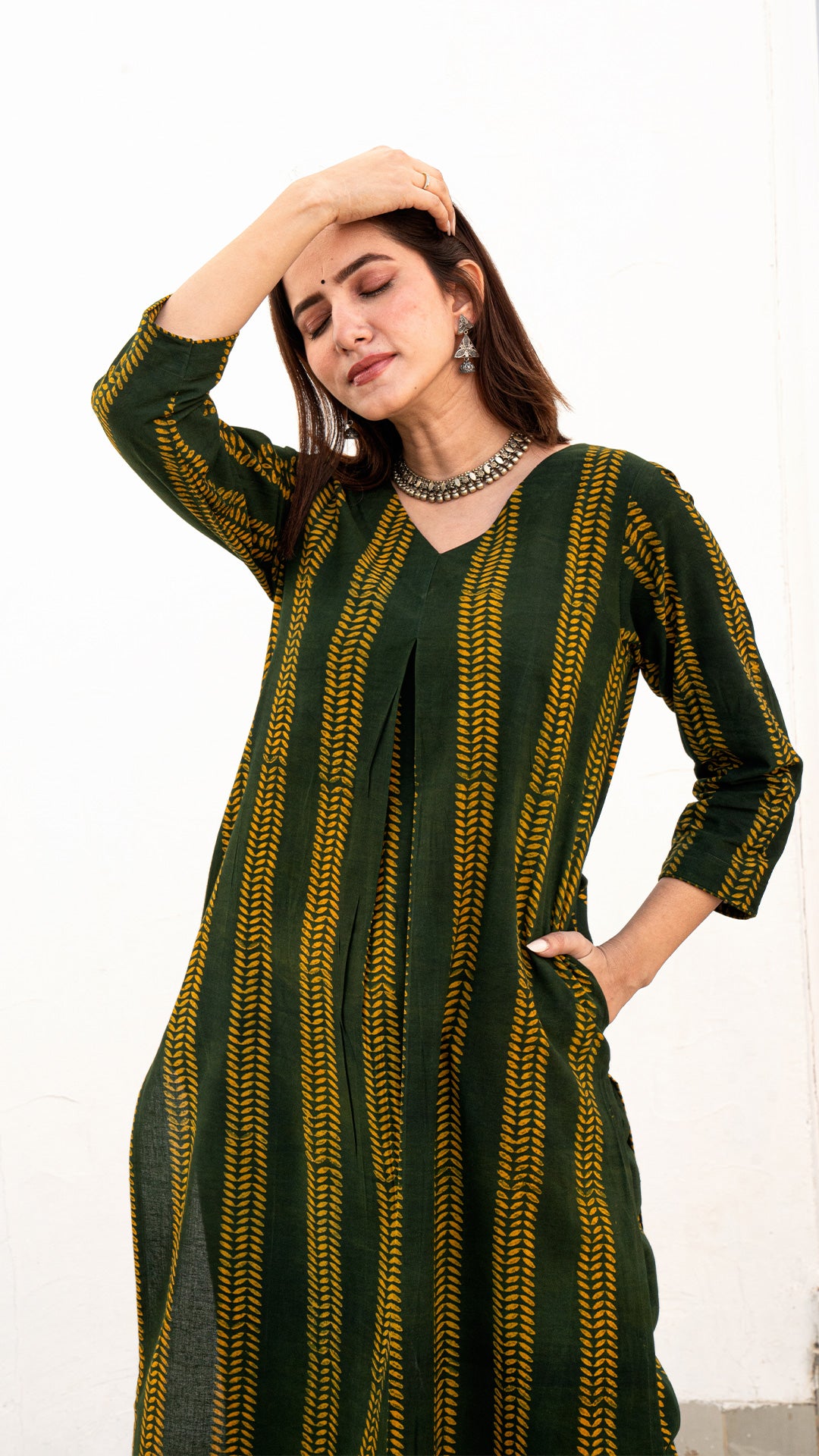 Vedica Green Dabu Kurta In Cotton