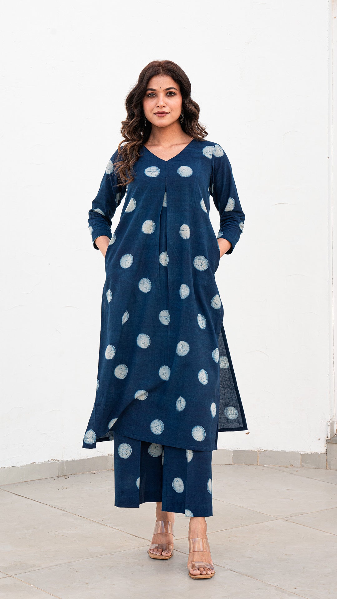 Era Dabu Polka Dots Kurta In Indigo