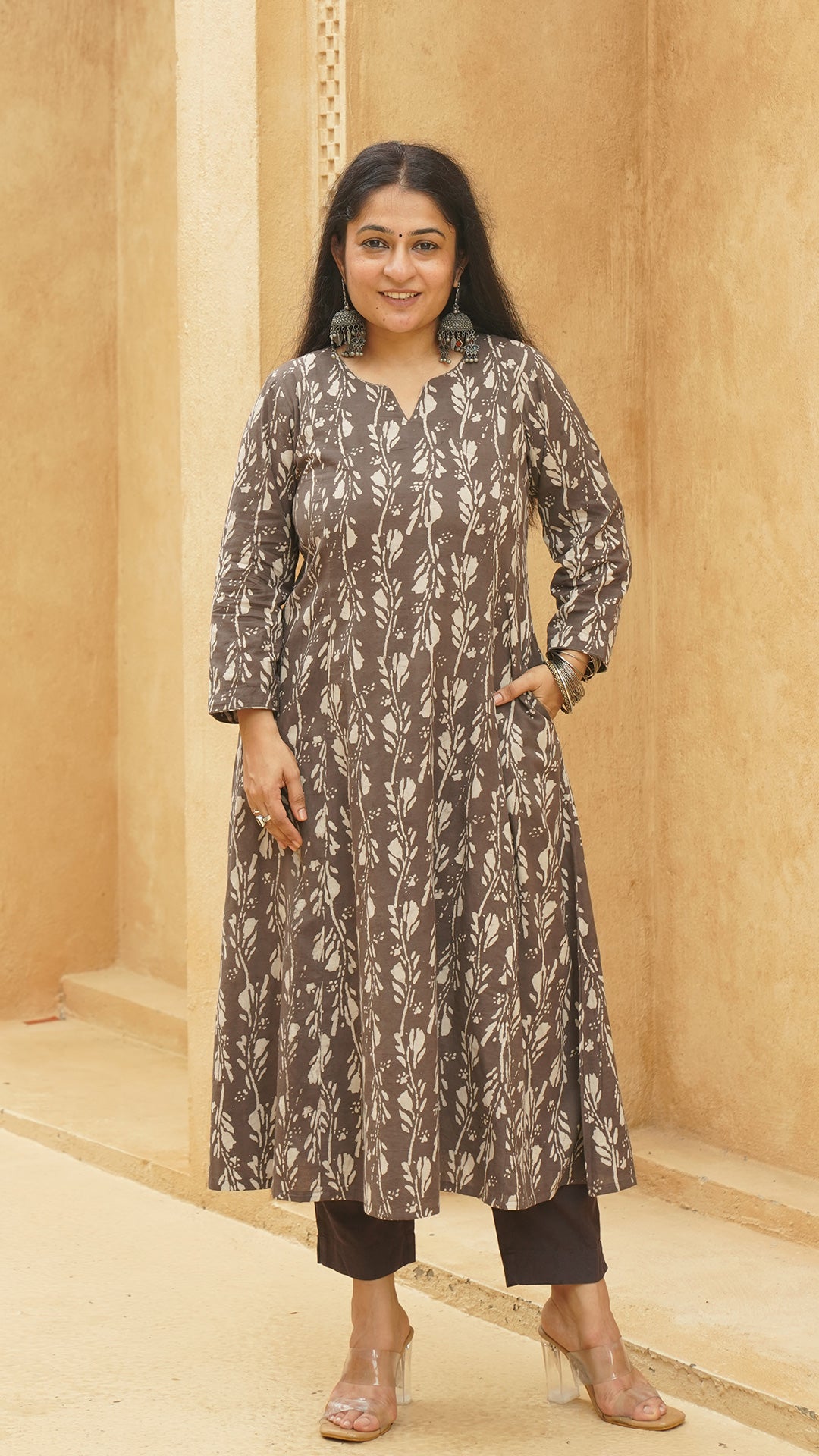 Shloka Floral Jaal Kali Kurta In Cotton - Grey