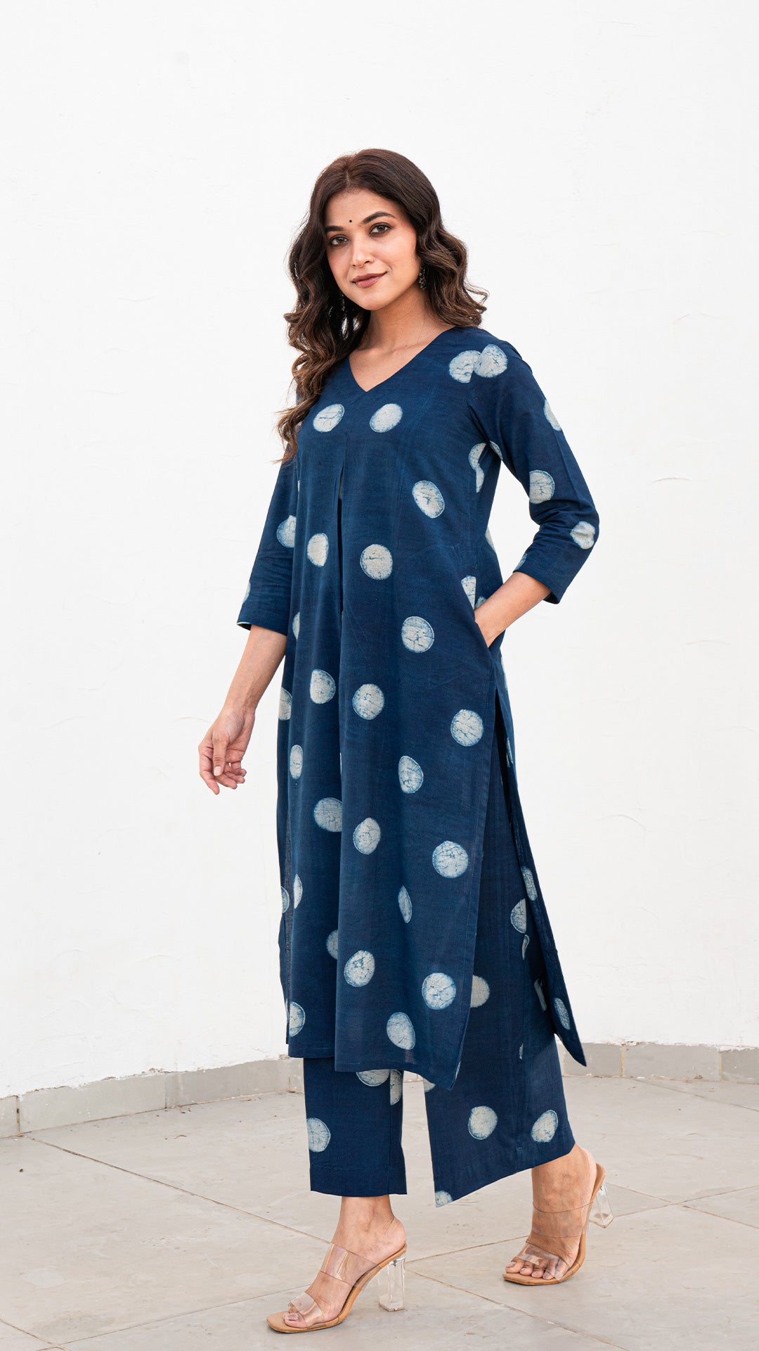 Era Dabu Polka Dots Kurta In Indigo