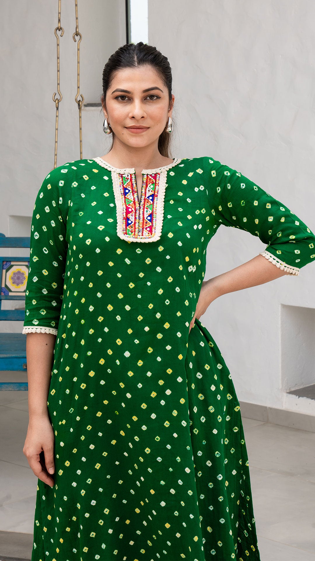 Green Bandhani Cotton Kurta With Embroidered Patch