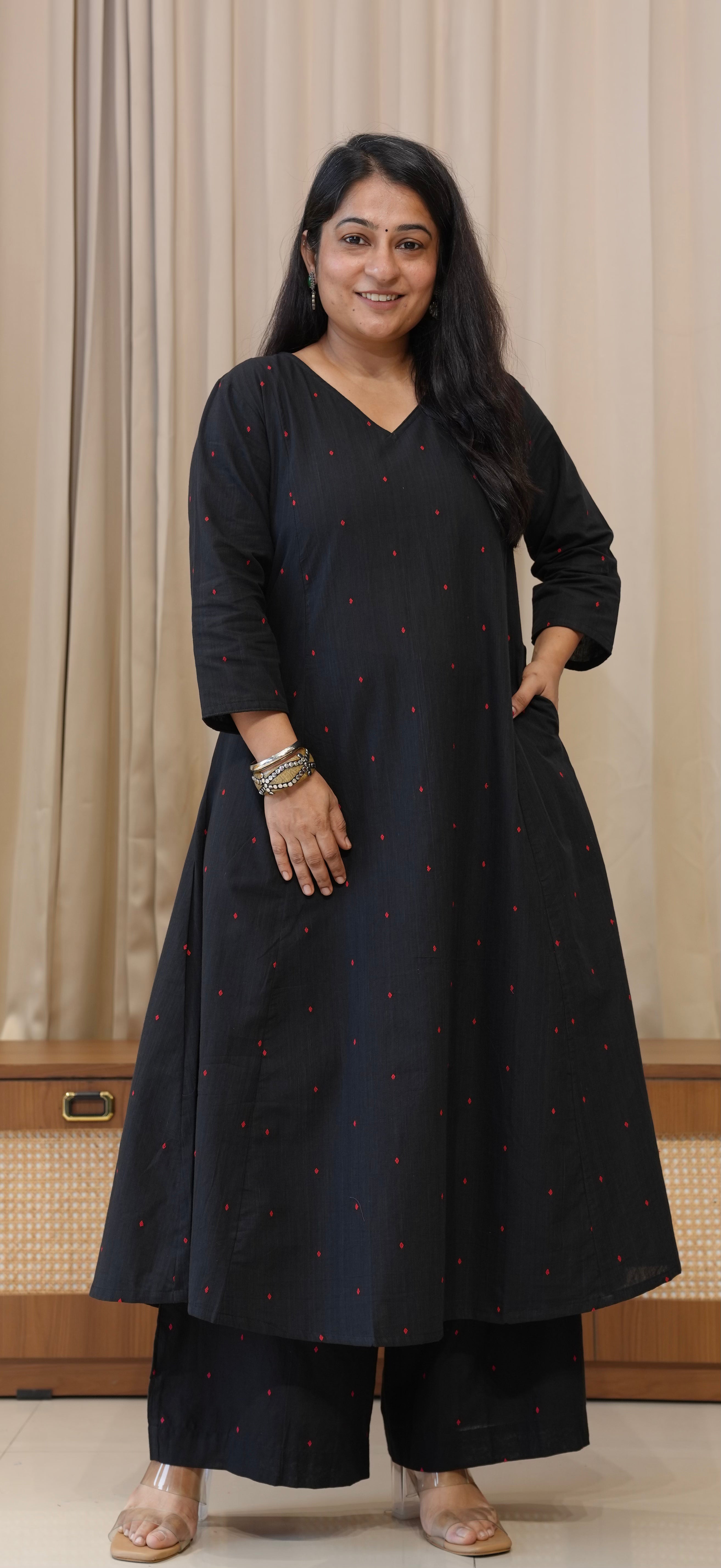 Aiza Handwoven Cotton Kurta - Black